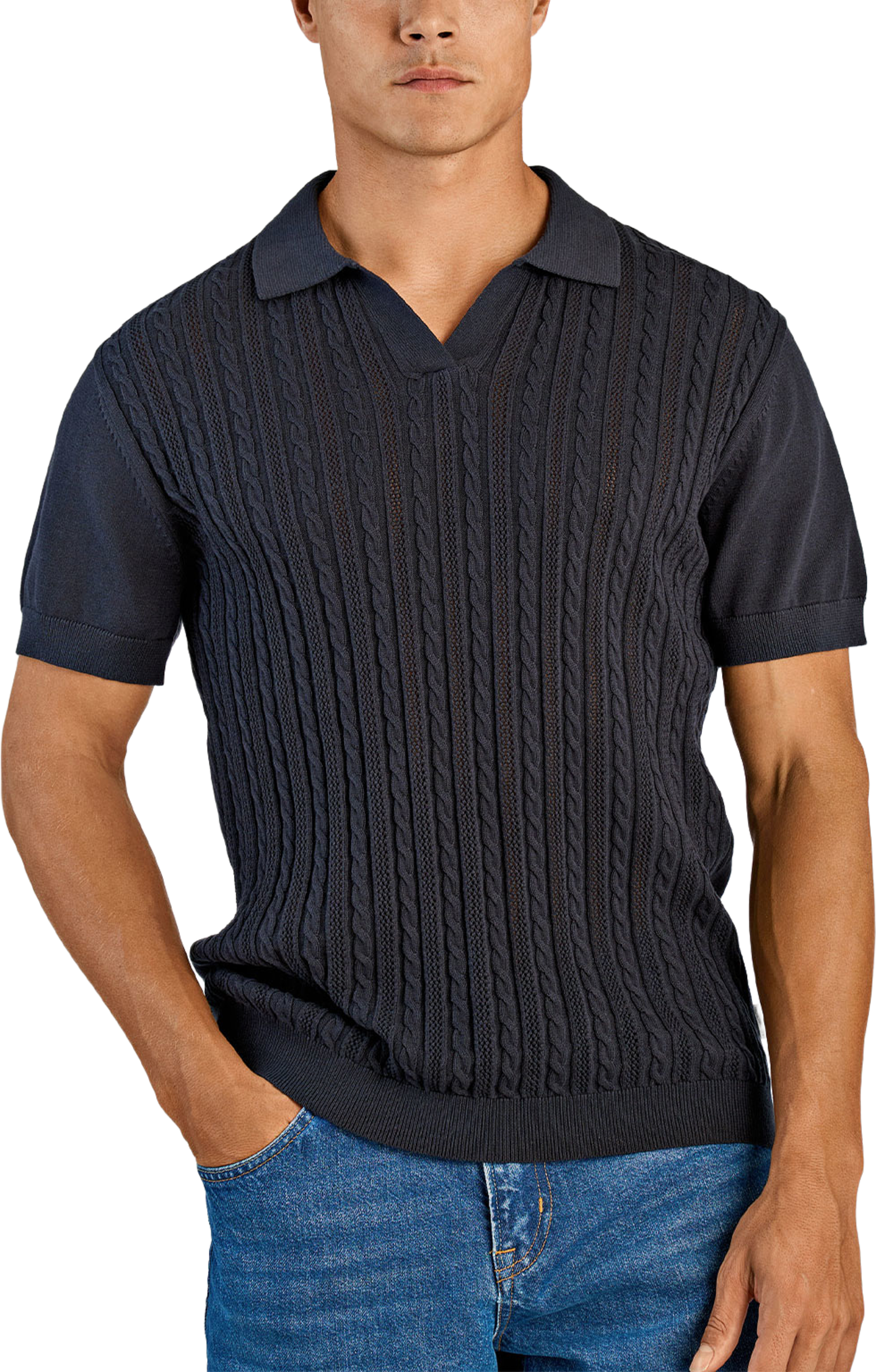 Knitted S/S cable v-neck polo Knit, från Lindbergh, i färgen Navy. Klicka för att öppna bilden i stort format