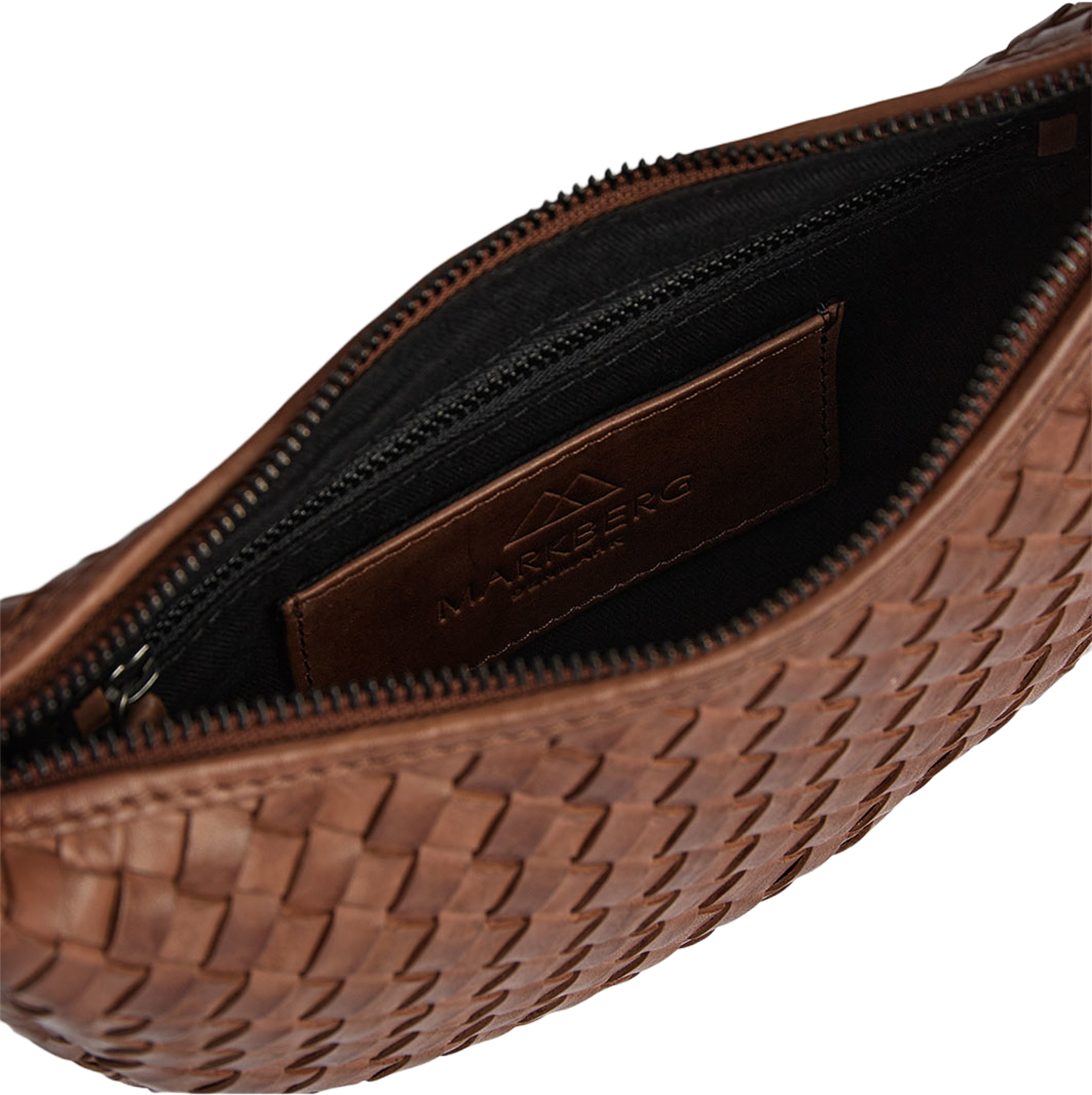 Gaby Crossbody Bag Weave, från Markberg, i färgen Cognac. Klicka för att öppna bilden i stort format