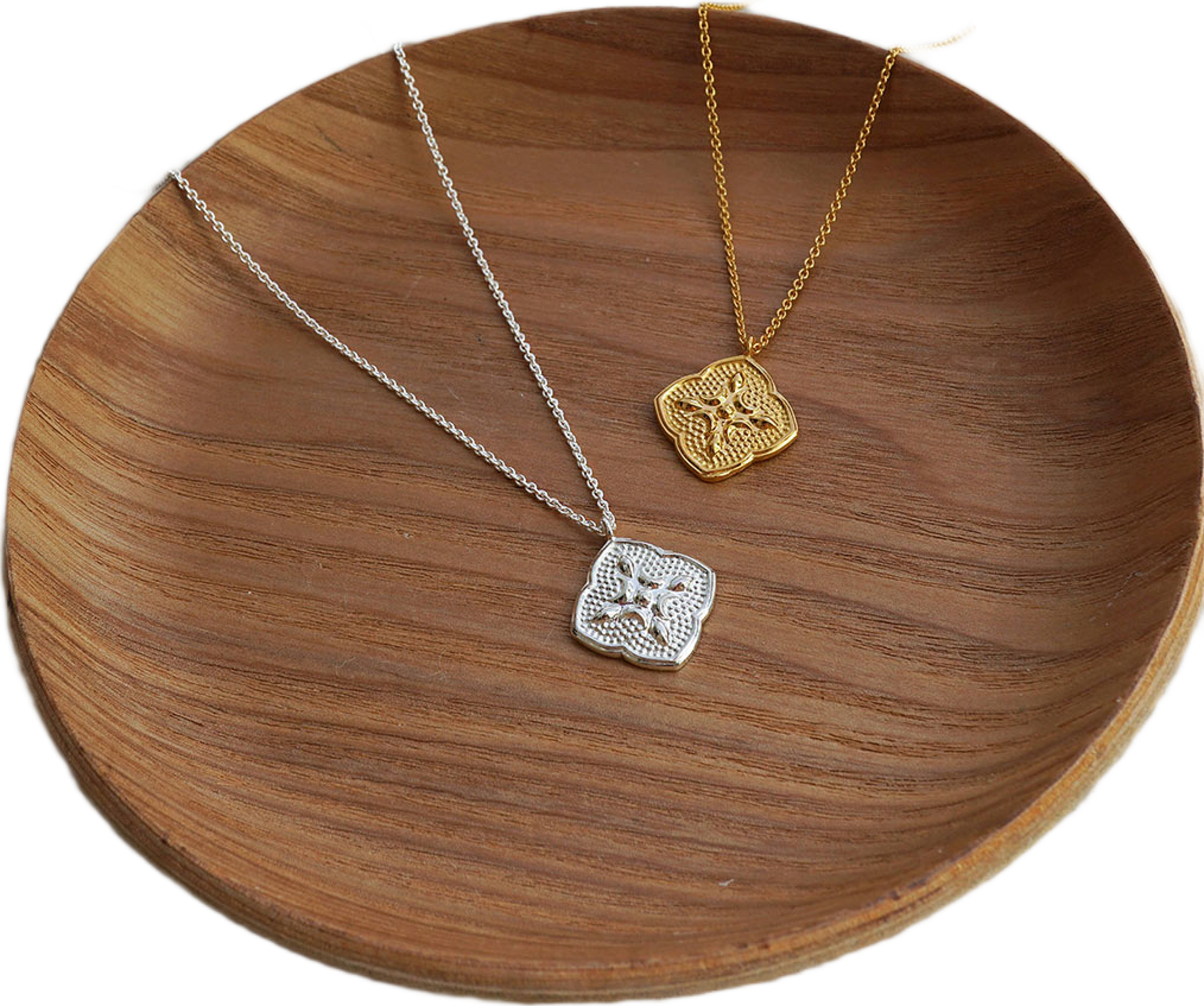 Luna Necklace, från Syster P, i färgen Gold. Klicka för att öppna bilden i stort format