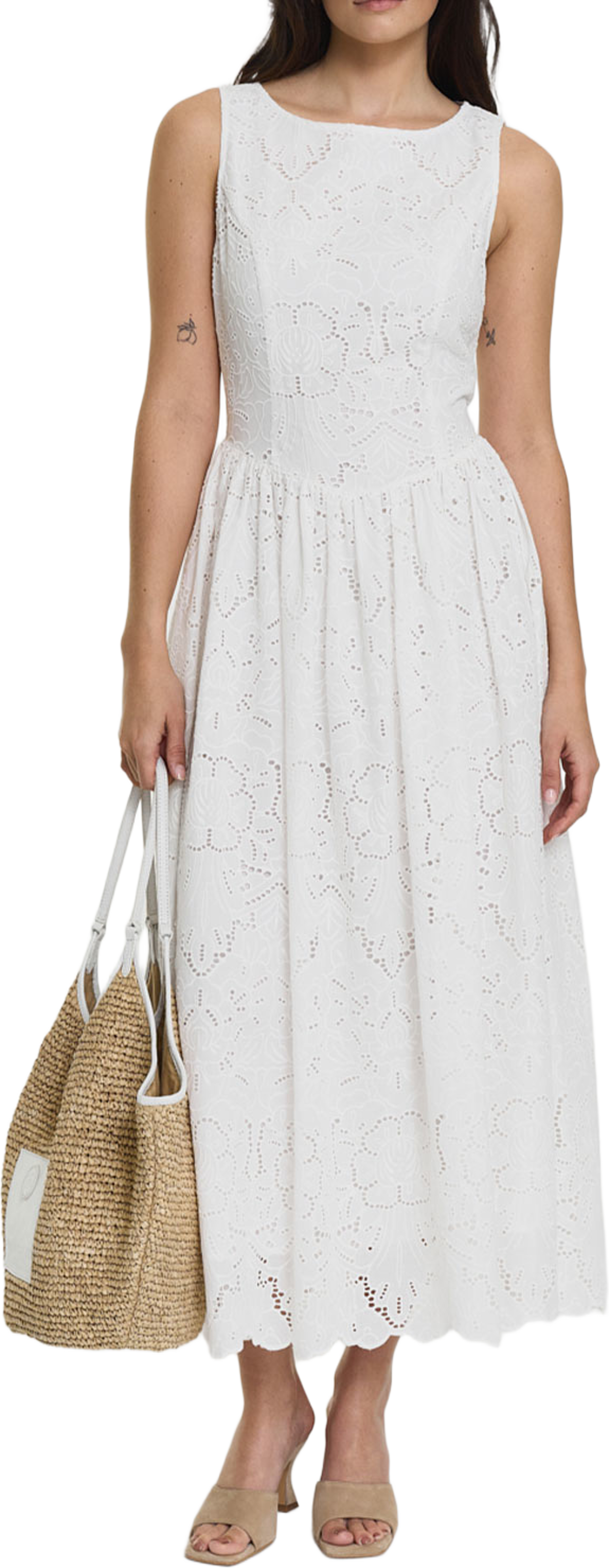 Myka Broderie Dress, från Twist & Tango, i färgen White. Klicka för att öppna bilden i stort format