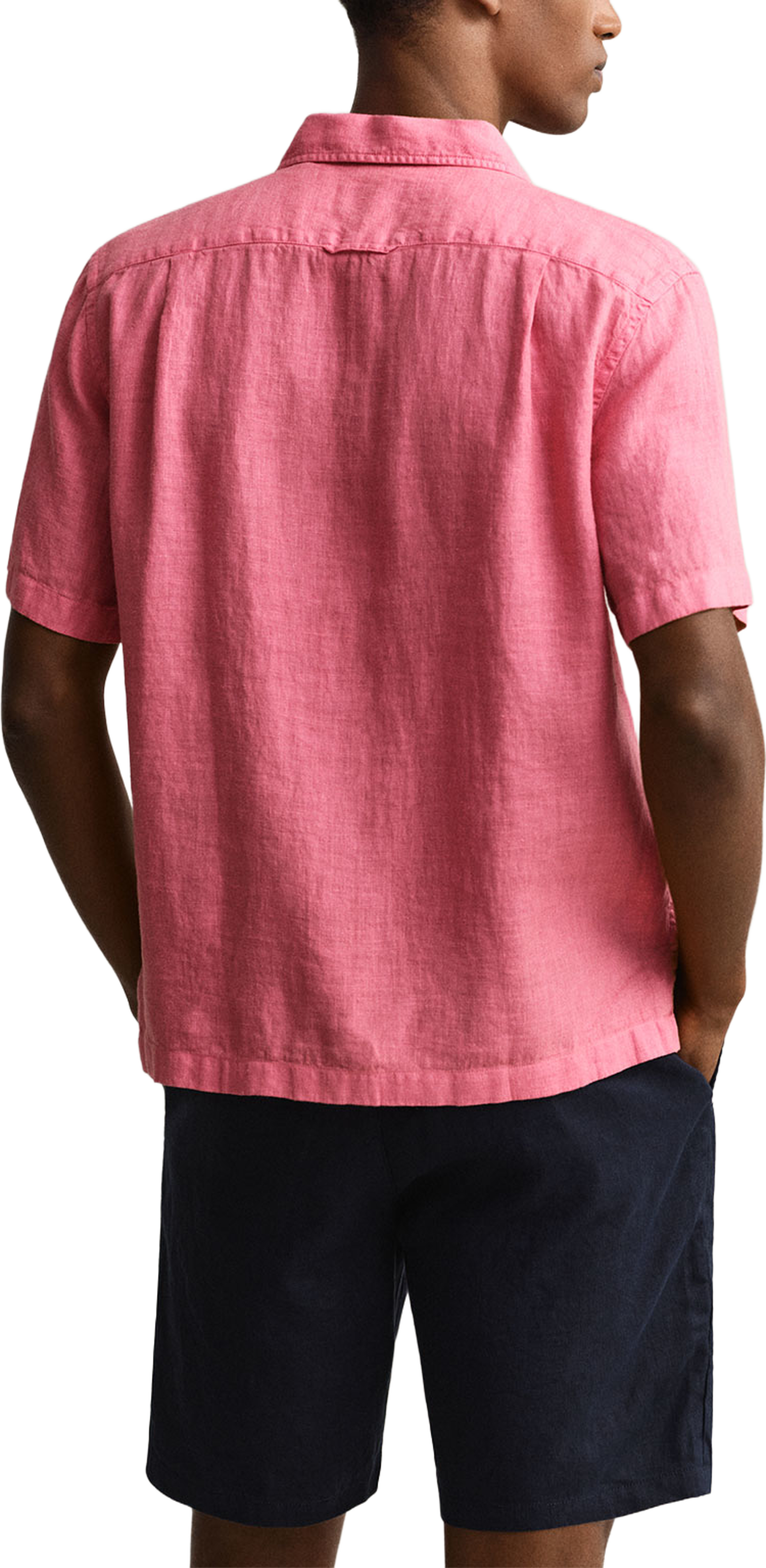 Short Sleeve Linen Shirt, från GANT, i färgen Rose Pink. Klicka för att öppna bilden i stort format