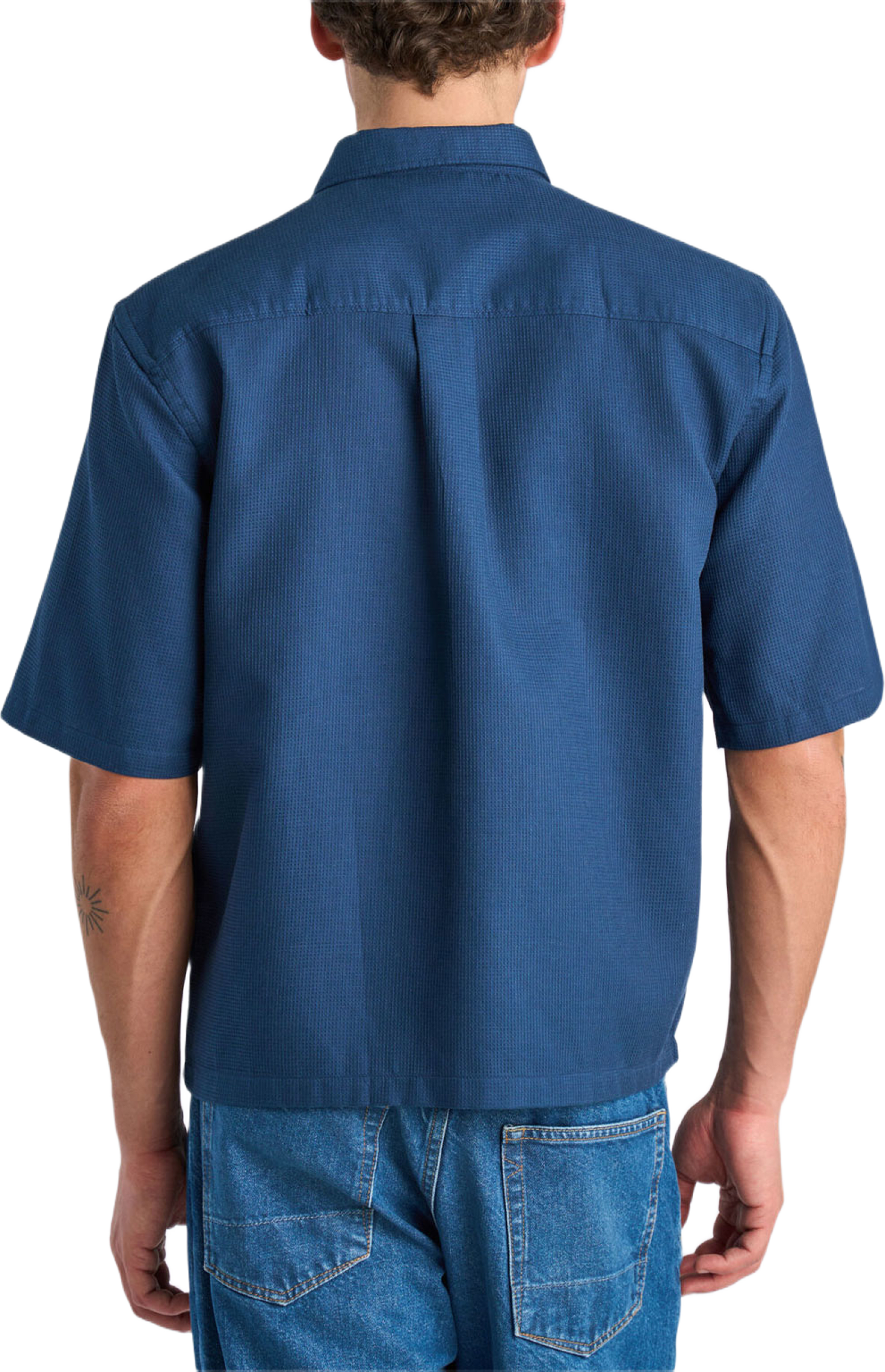 Solid dobby cotton Shirt S/S, från Lindbergh, i färgen Faded Blue. Klicka för att öppna bilden i stort format