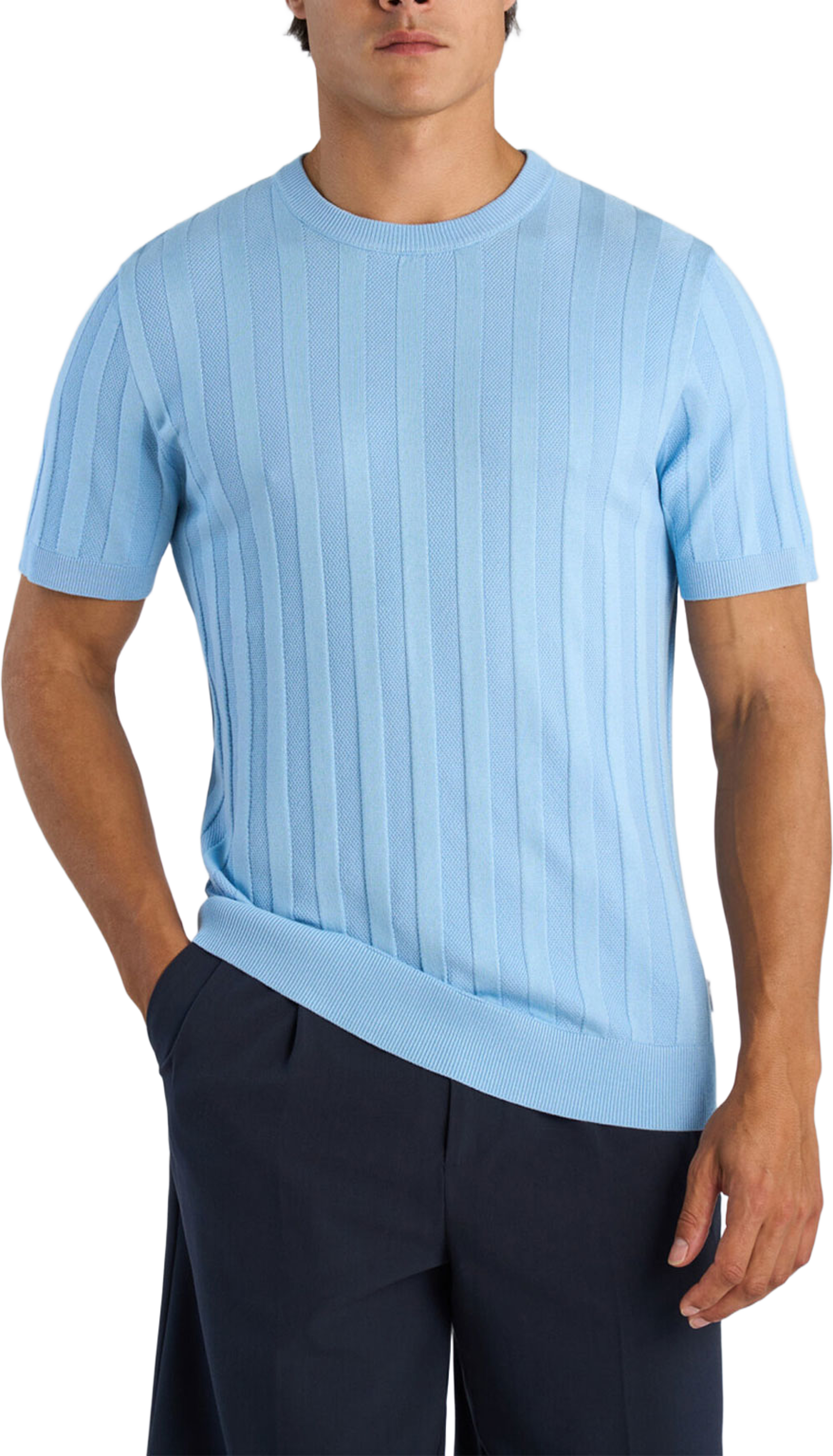 Knitted crew neck T-shirt, från Lindbergh, i färgen Lt Blue. Klicka för att öppna bilden i stort format