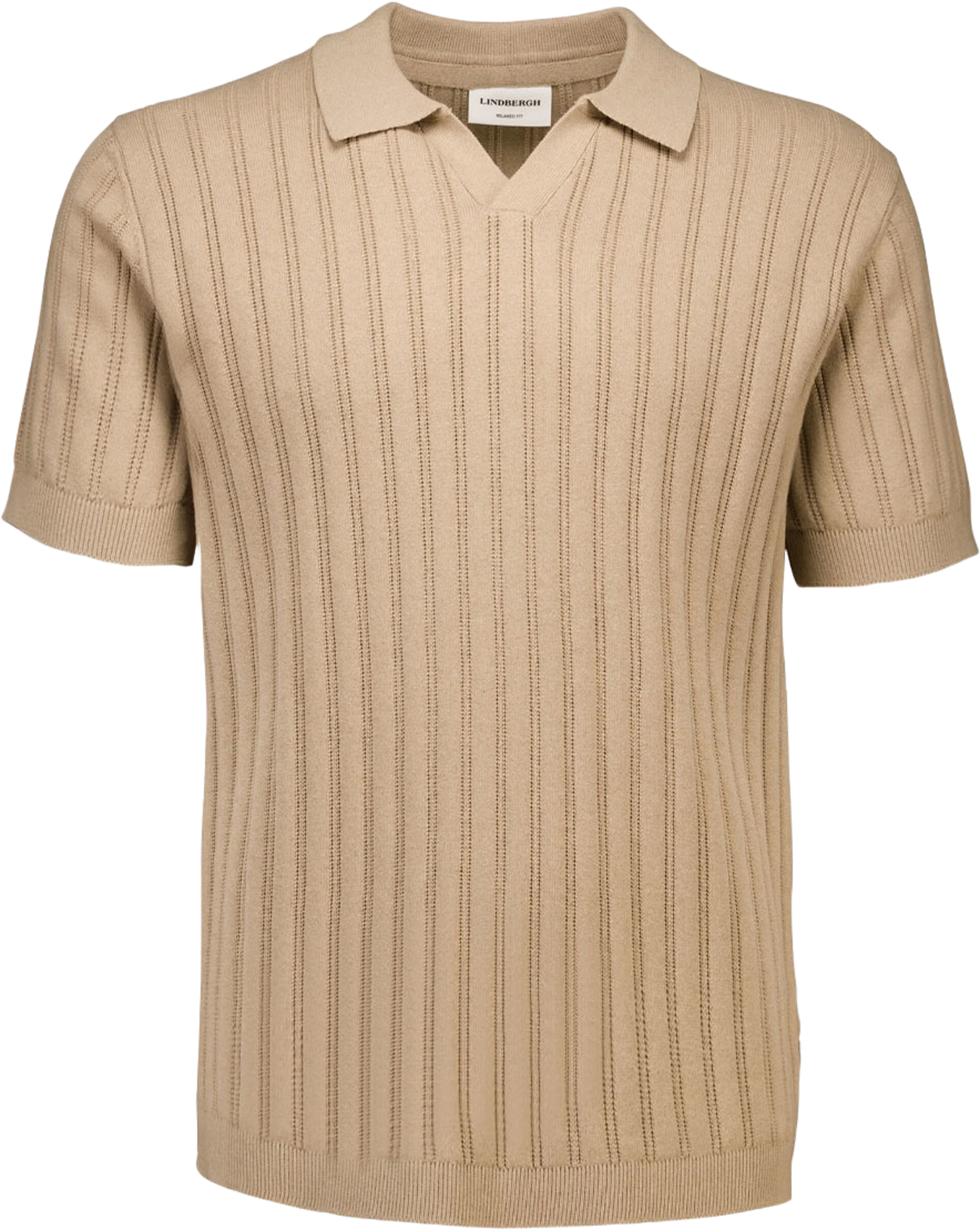Knitted S/S v-neck Polo, från Lindbergh, i färgen Sand. Klicka för att öppna bilden i stort format