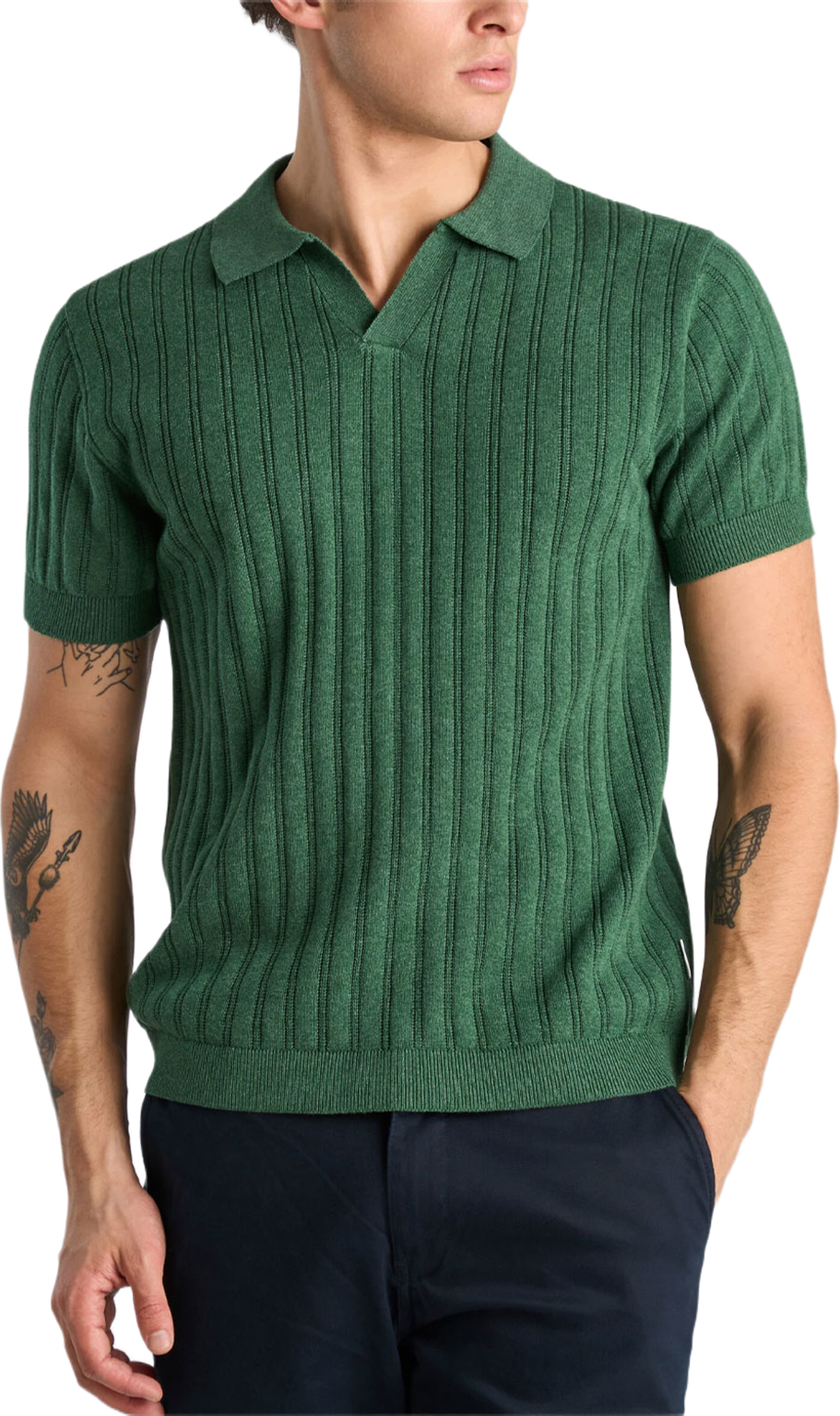 Knitted S/S v-neck Polo, från Lindbergh, i färgen Green Mel. Klicka för att öppna bilden i stort format