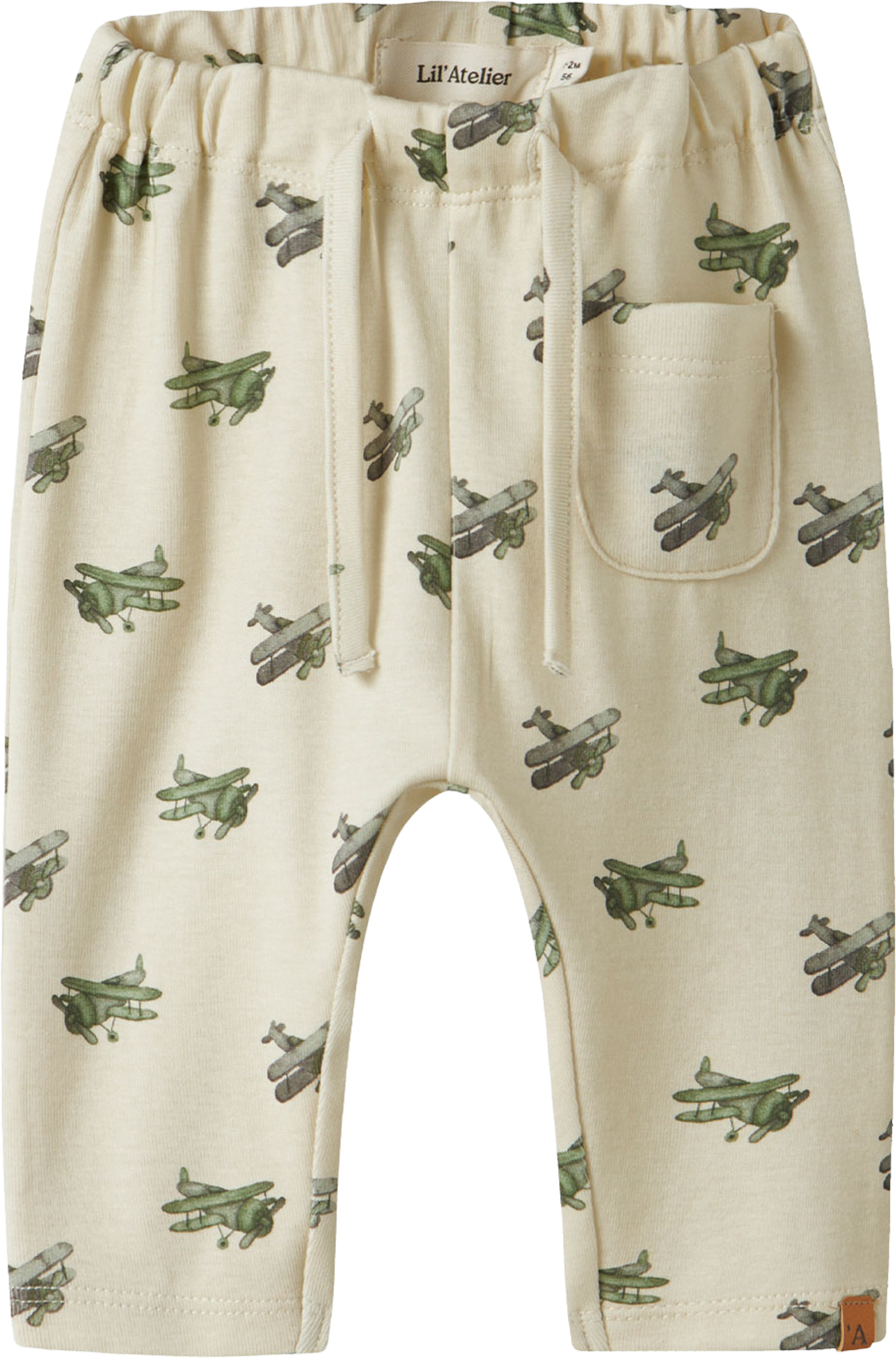 NBMLAYO GEU LOOSE PANT LIL, från Lil'Atelier, i färgen Coconut Milk Airplane. Klicka för att öppna bilden i stort format