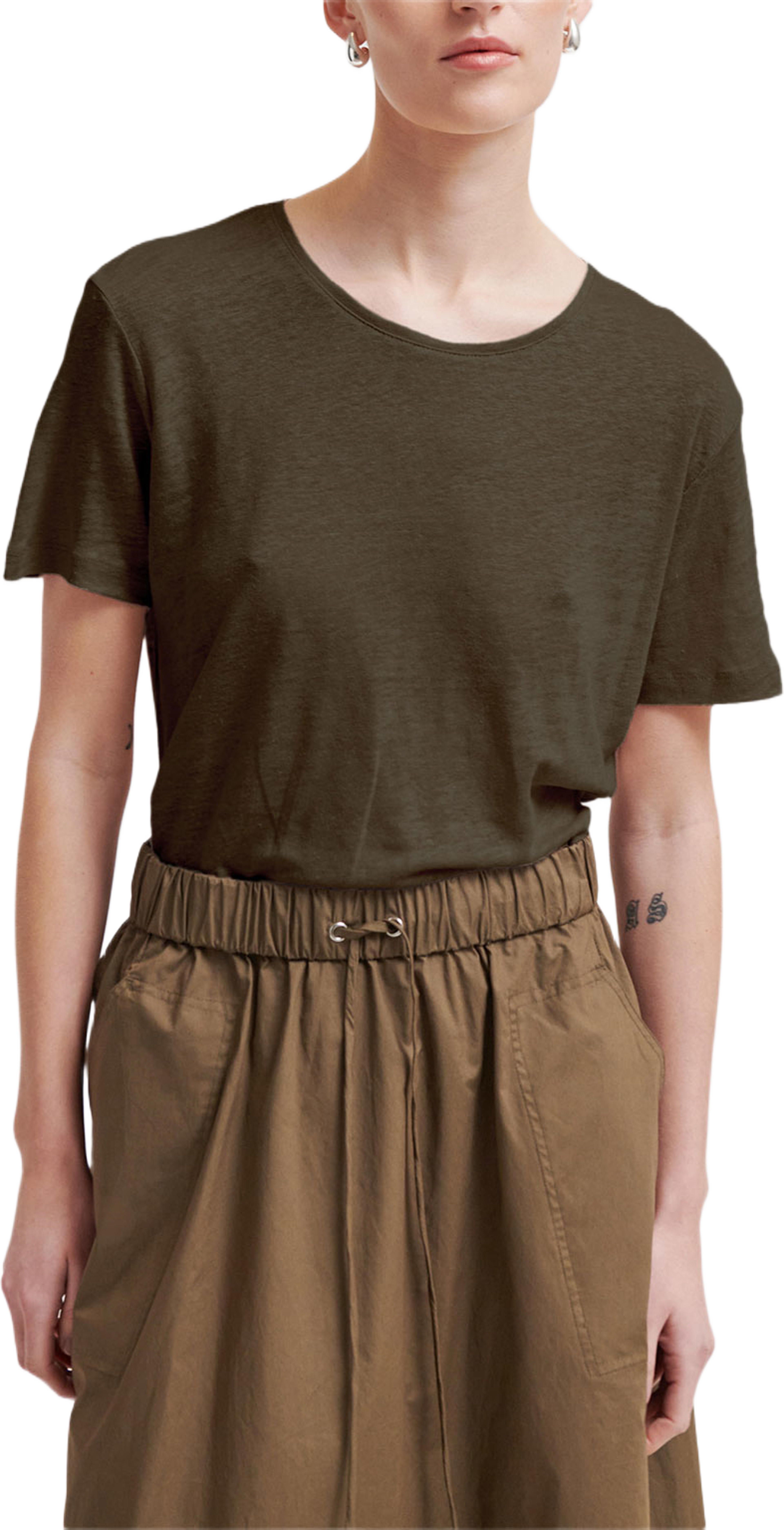 Peony O-Neck Tee, från Second Female, i färgen Canteen. Klicka för att öppna bilden i stort format