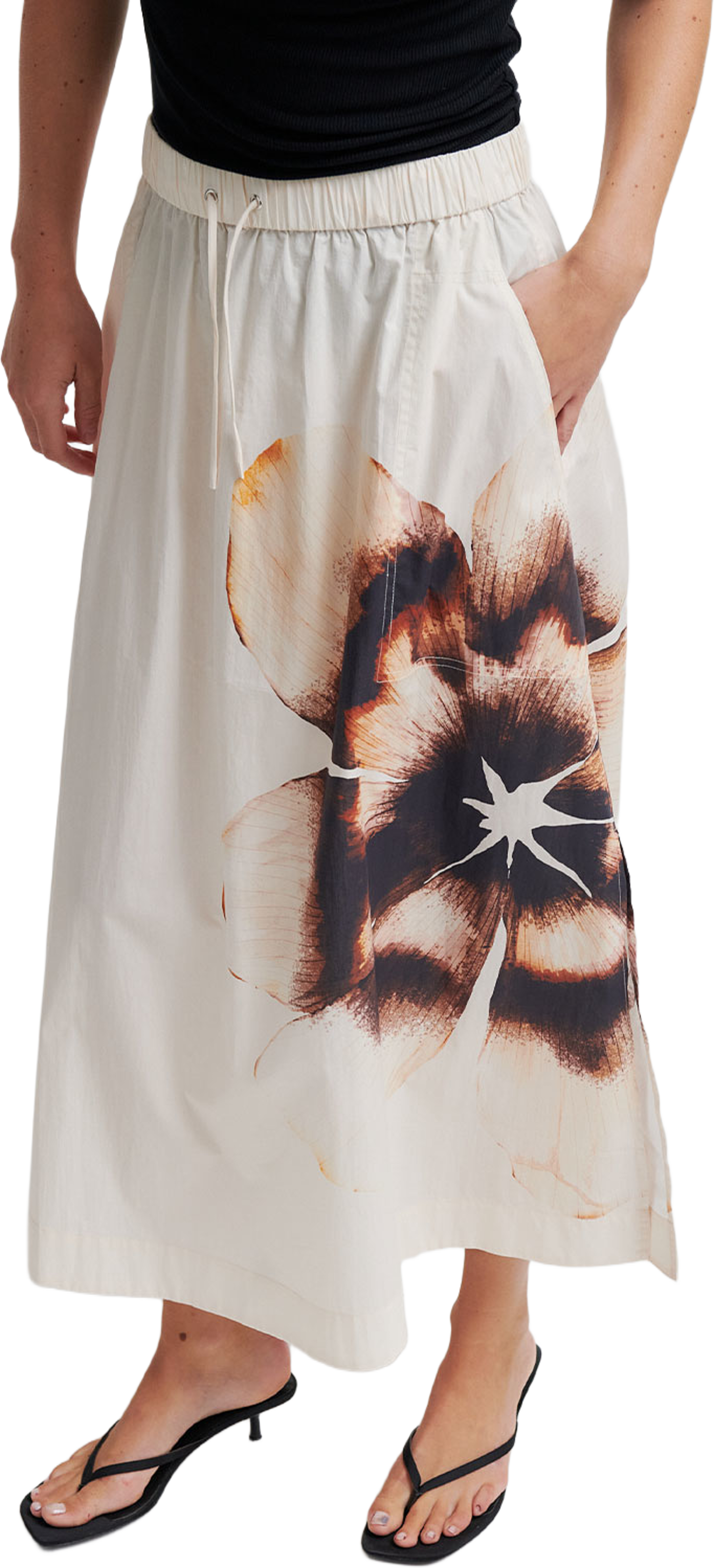 Adrienna Skirt, från Second Female, i färgen Eggnog. Klicka för att öppna bilden i stort format