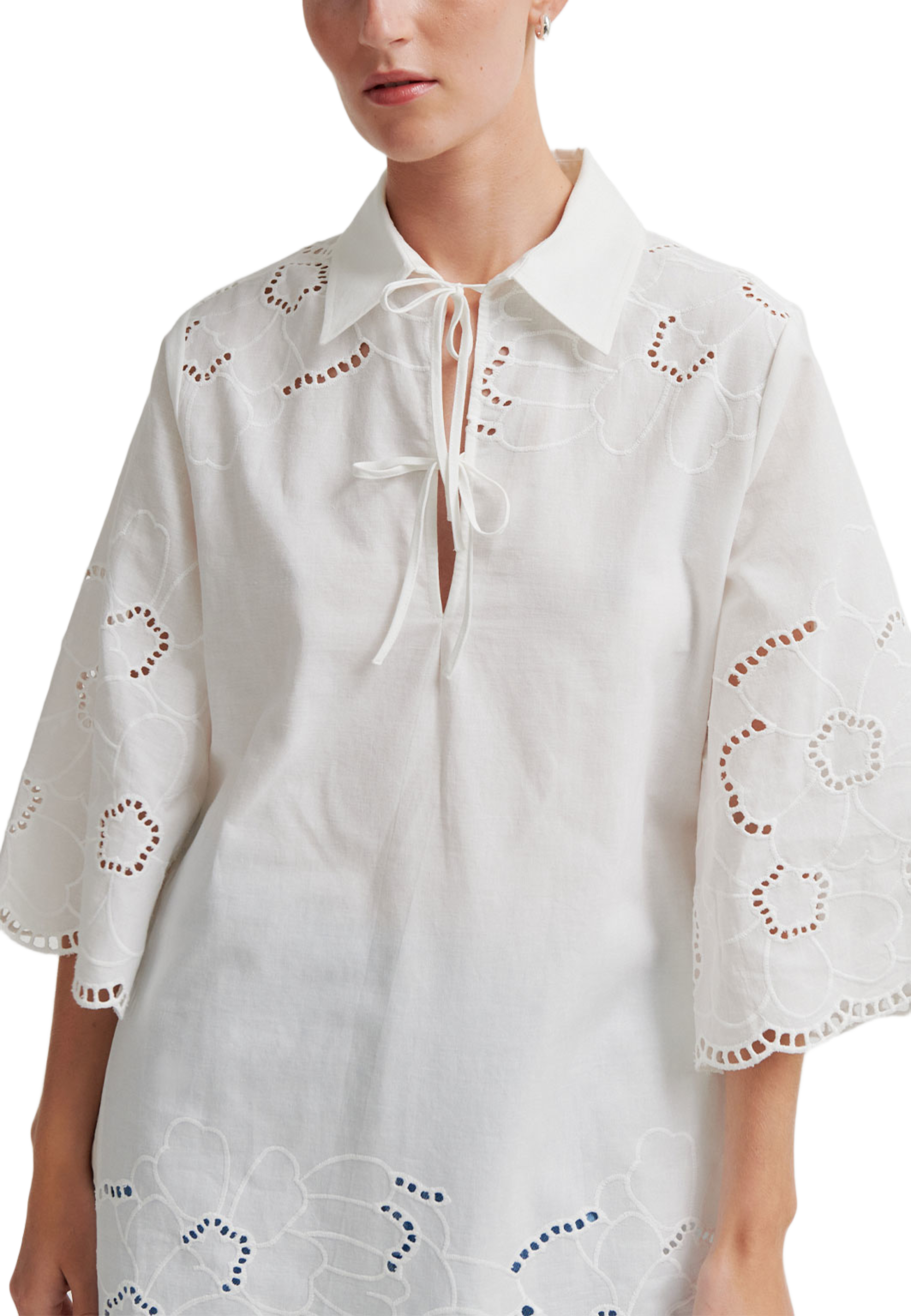 Millea Tunic Dress, från Second Female, i färgen White. Klicka för att öppna bilden i stort format