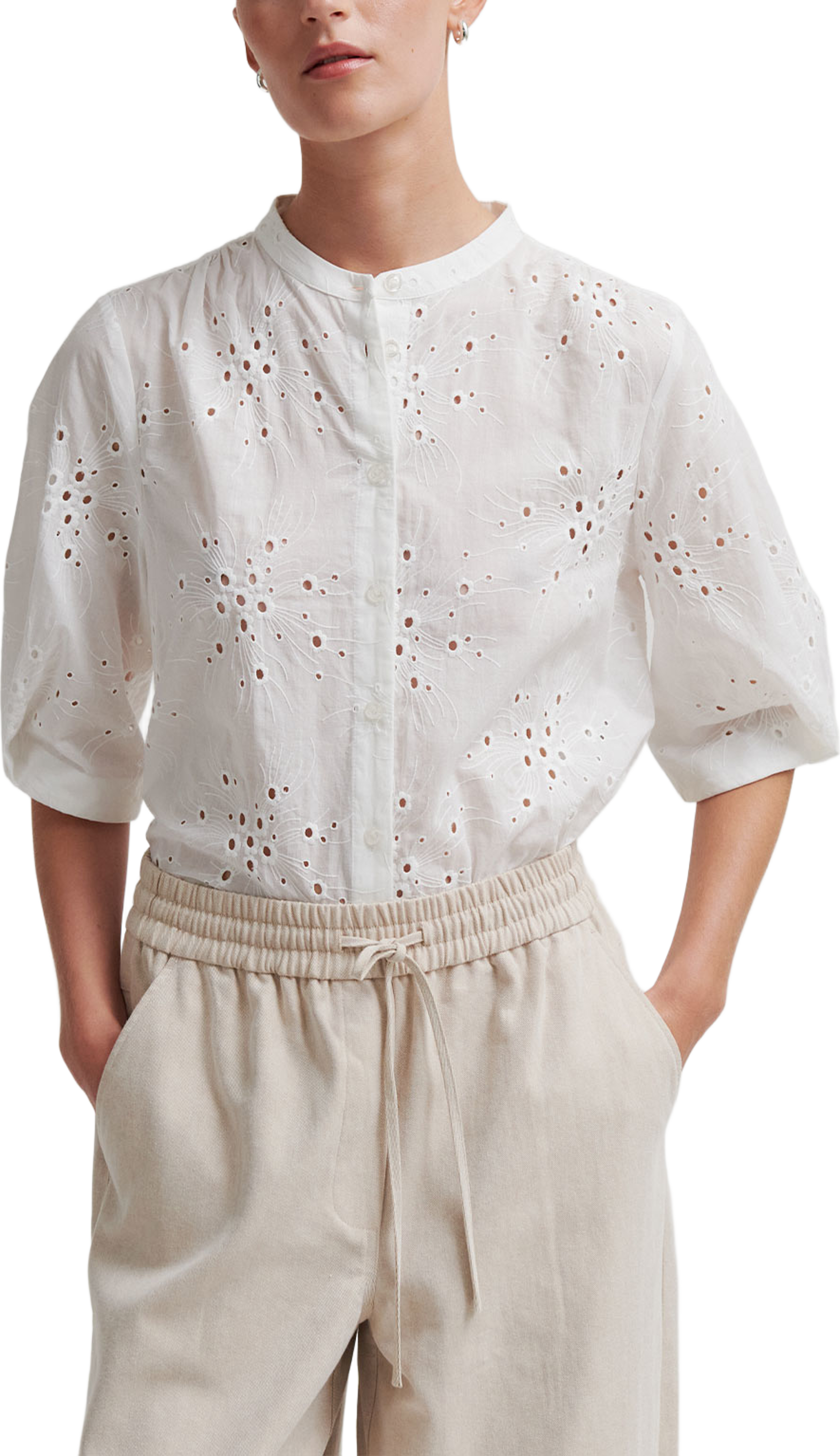 Cavana Shirt, från Second Female, i färgen White. Klicka för att öppna bilden i stort format