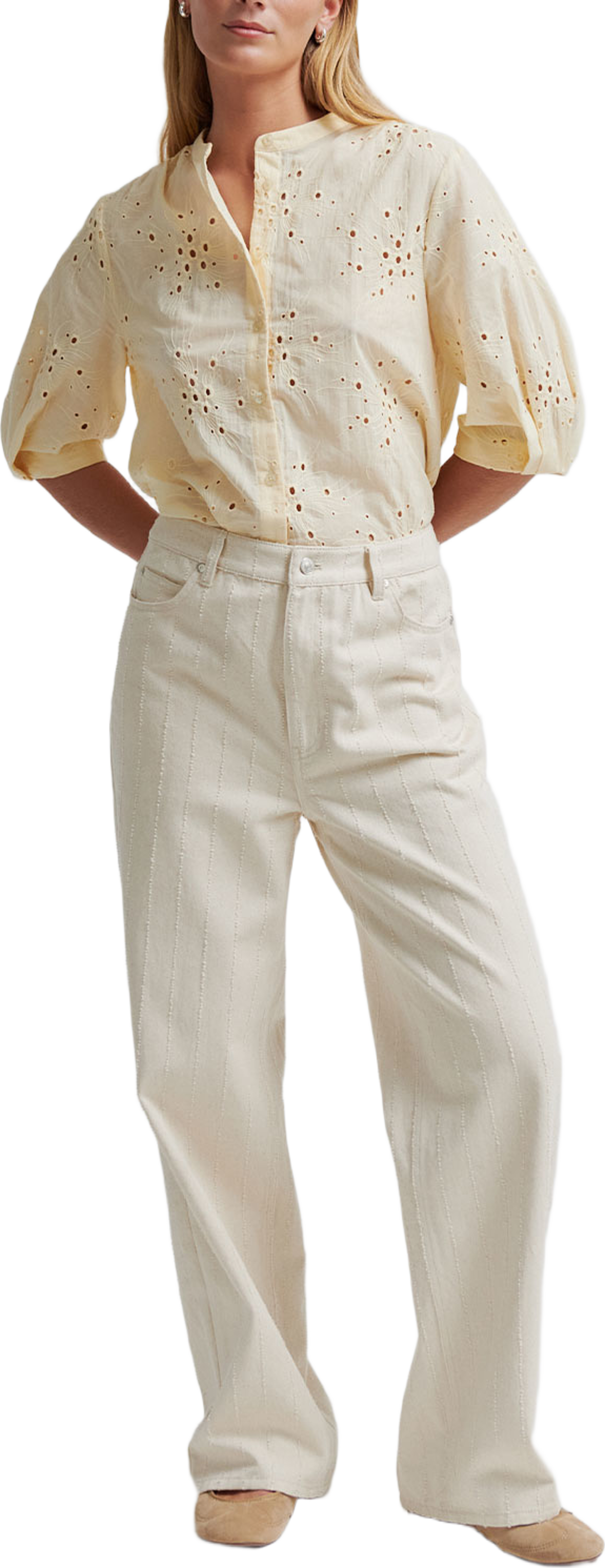 Cavana Shirt, från Second Female, i färgen Alabaster Gleam. Klicka för att öppna bilden i stort format