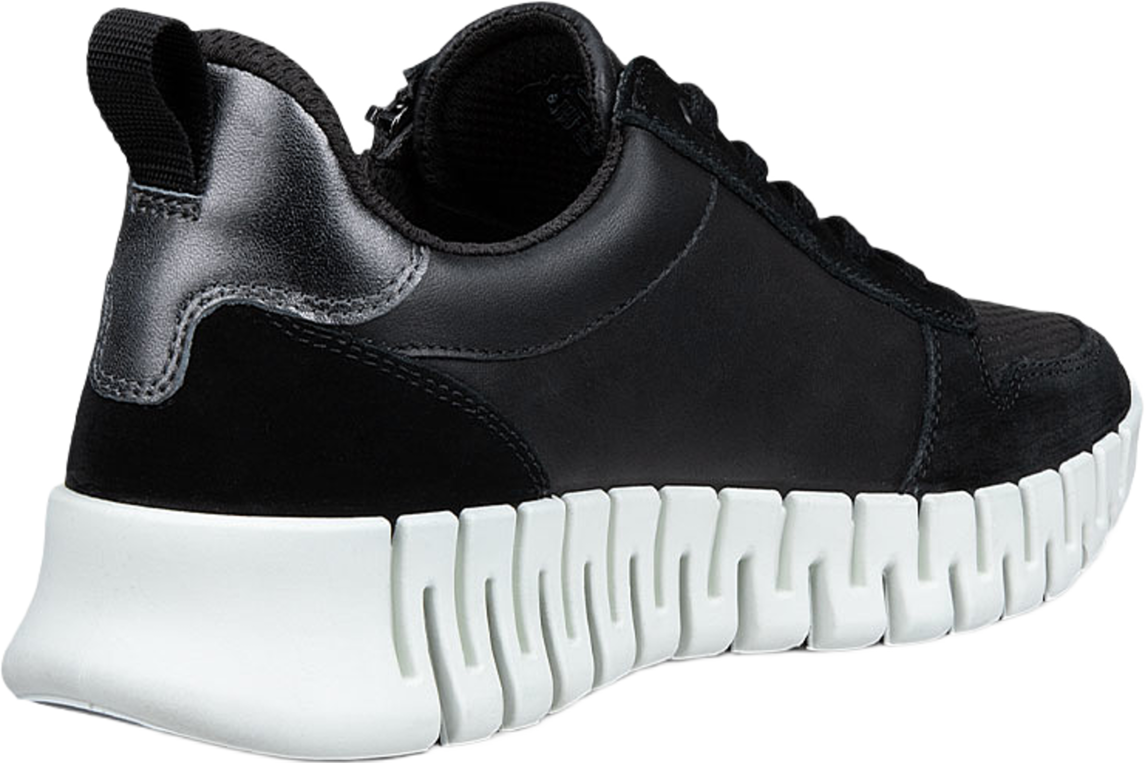 Gruuv W, från ECCO, i färgen Black/Black/Heavy Silver. Klicka för att öppna bilden i stort format