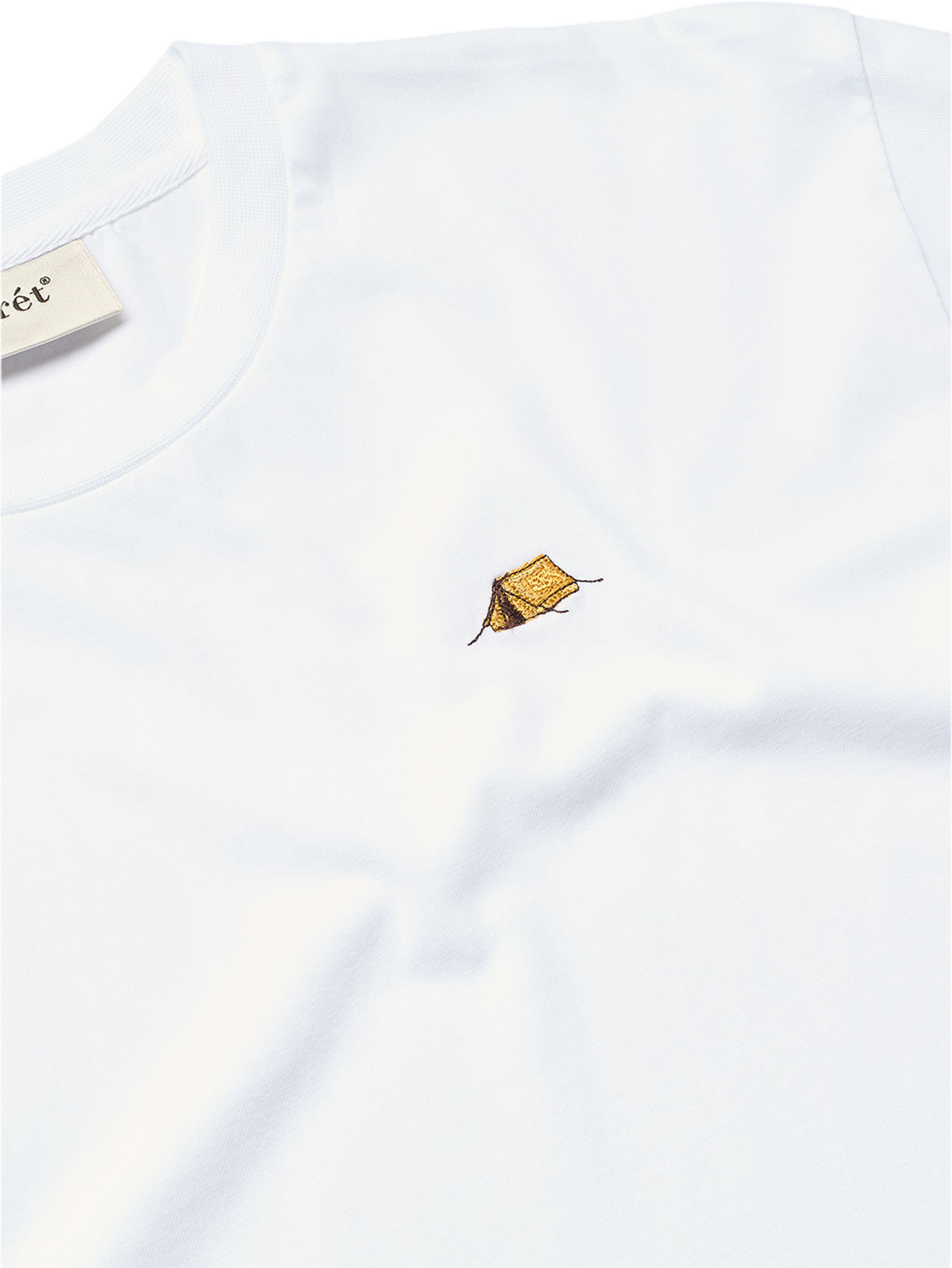 TENT T-SHIRT, från Forét, i färgen White. Klicka för att öppna bilden i stort format