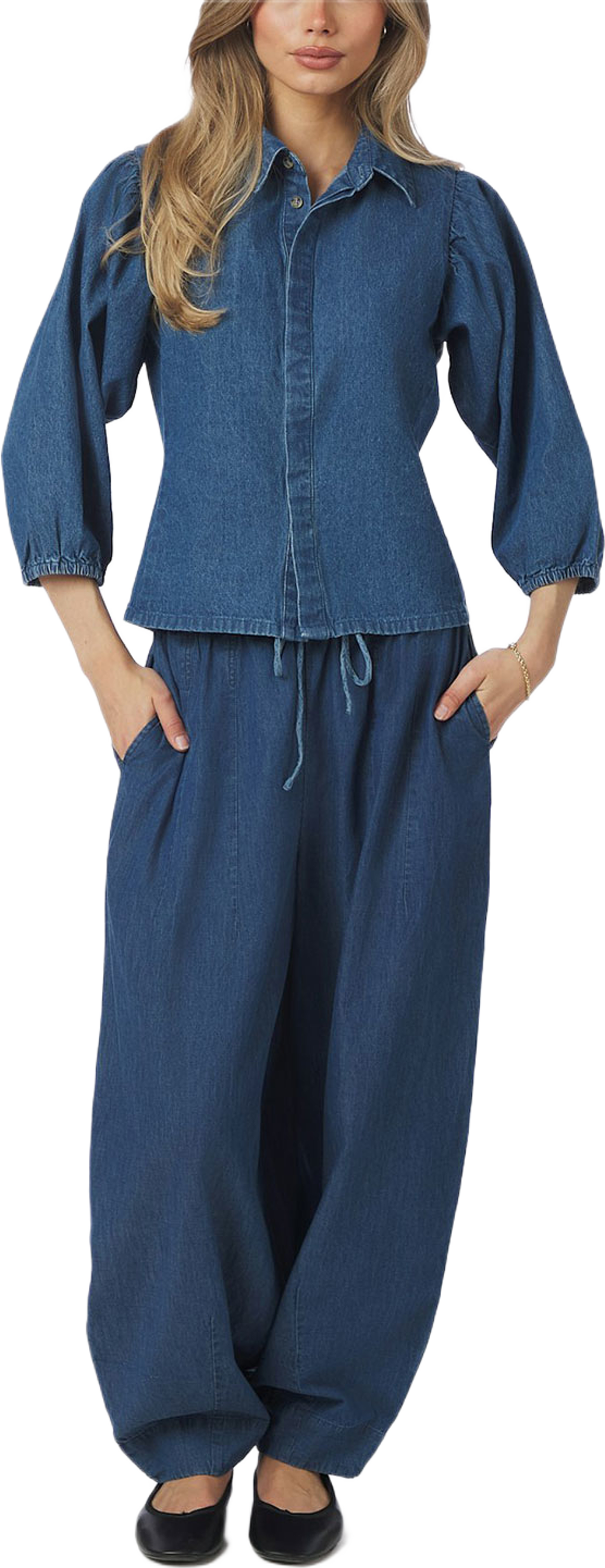 Wandana Denim Blouse, från Neo Noir, i färgen Blue. Klicka för att öppna bilden i stort format