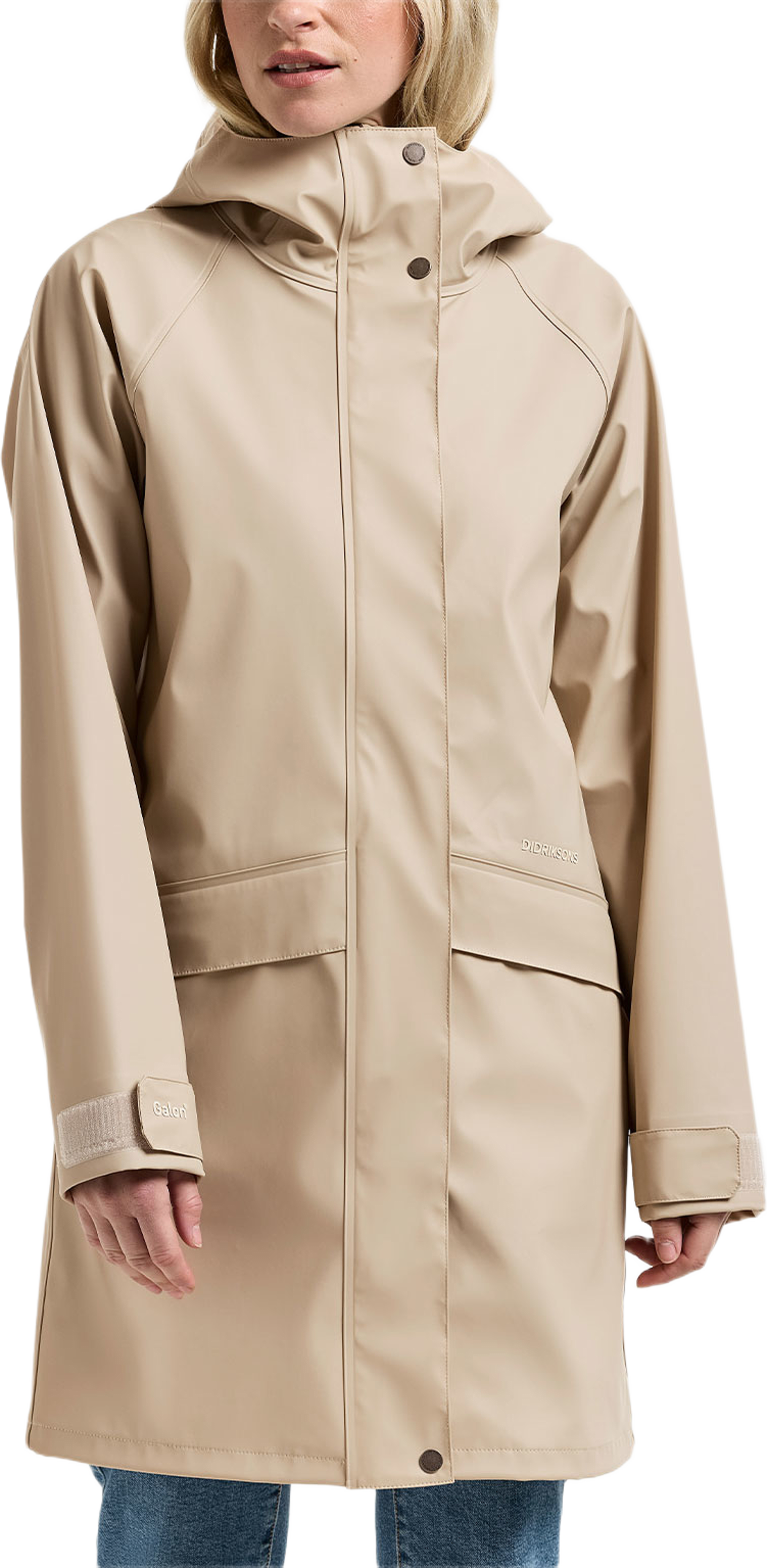 Elly Parka, från Didriksons, i färgen Clay Beige. Klicka för att öppna bilden i stort format