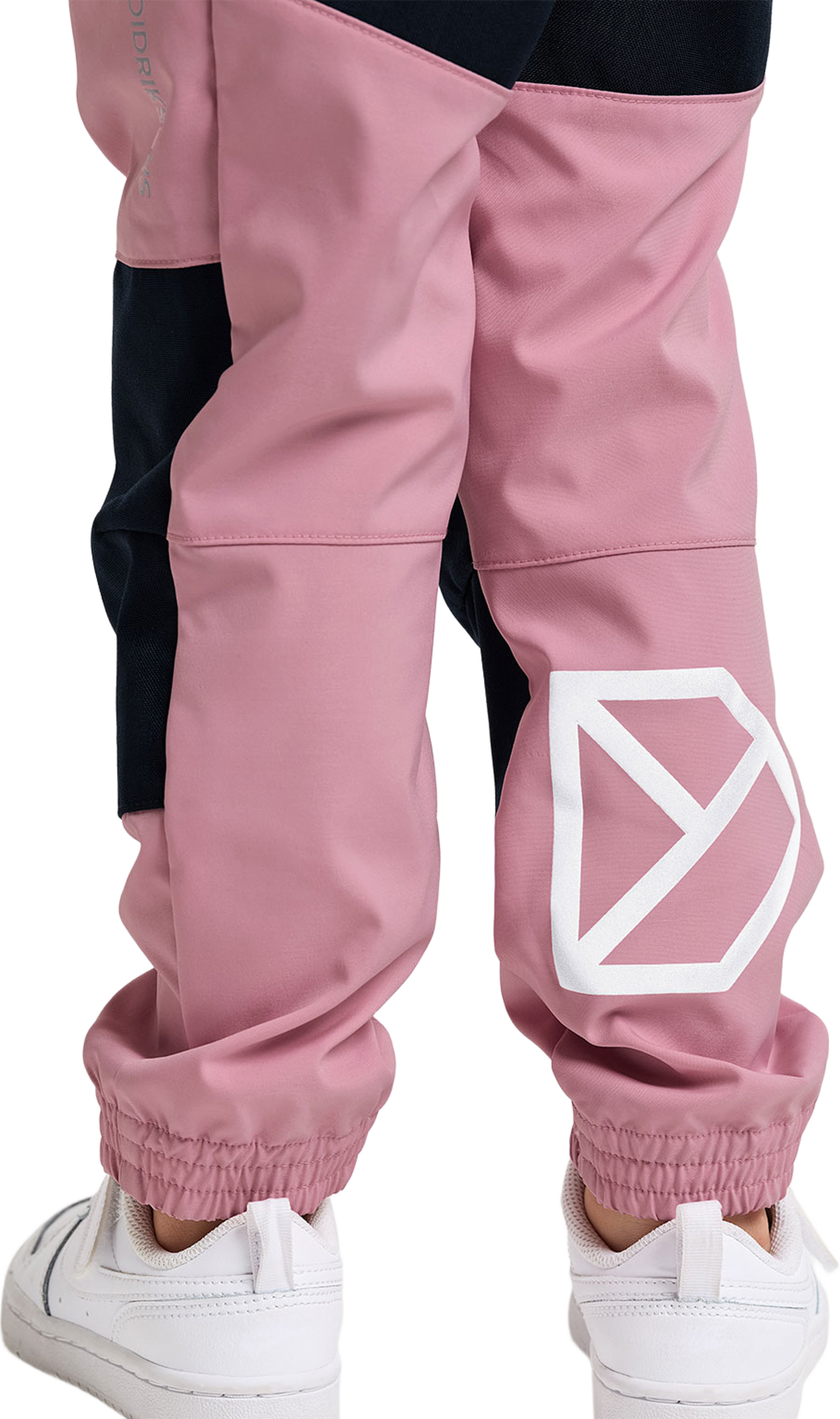 Flox Pant, från Didriksons, i färgen Light Heather Pink. Klicka för att öppna bilden i stort format