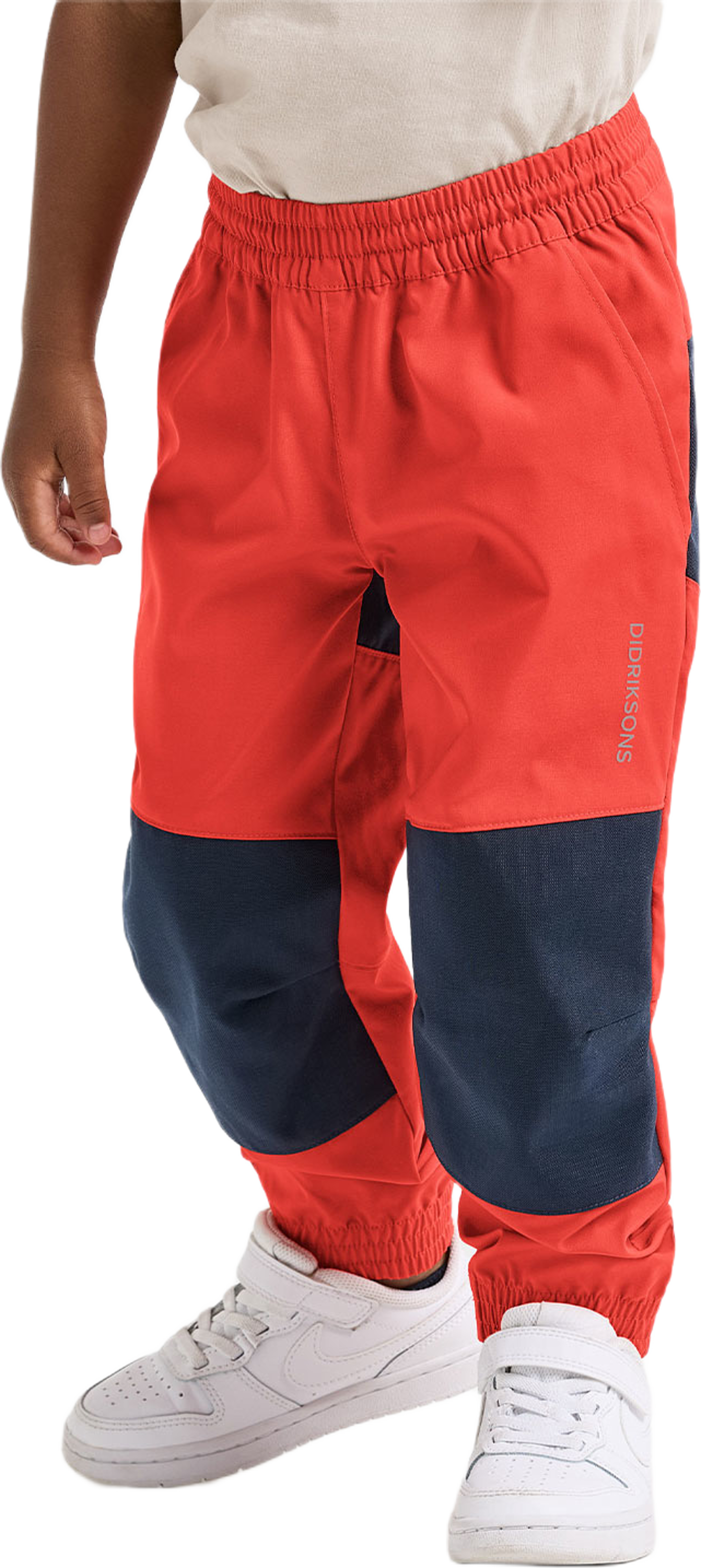 Flox Pant, från Didriksons, i färgen Paprika. Klicka för att öppna bilden i stort format