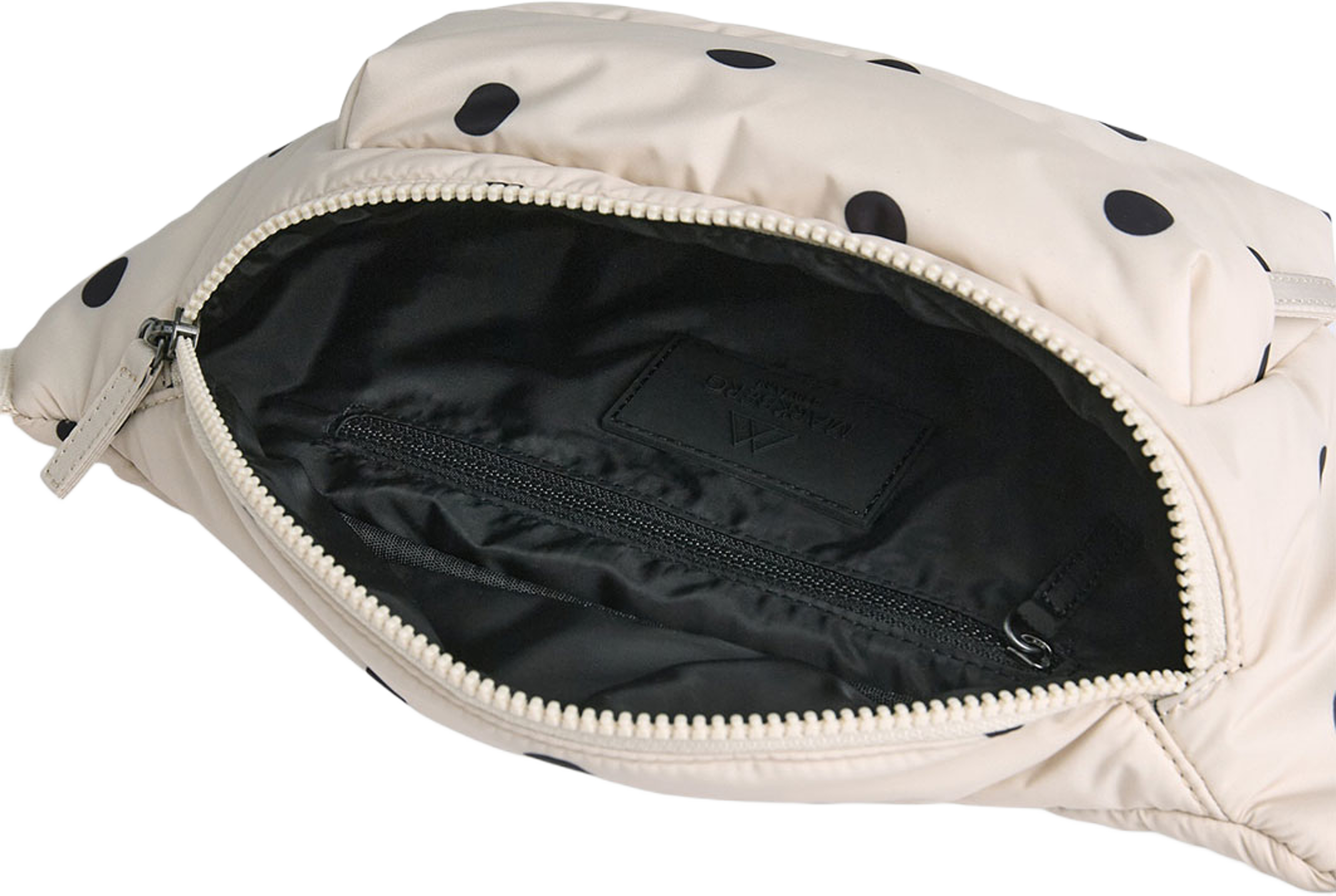 Fame Bum Bag Recycled, från Markberg, i färgen Polka Dot, Creme. Klicka för att öppna bilden i stort format