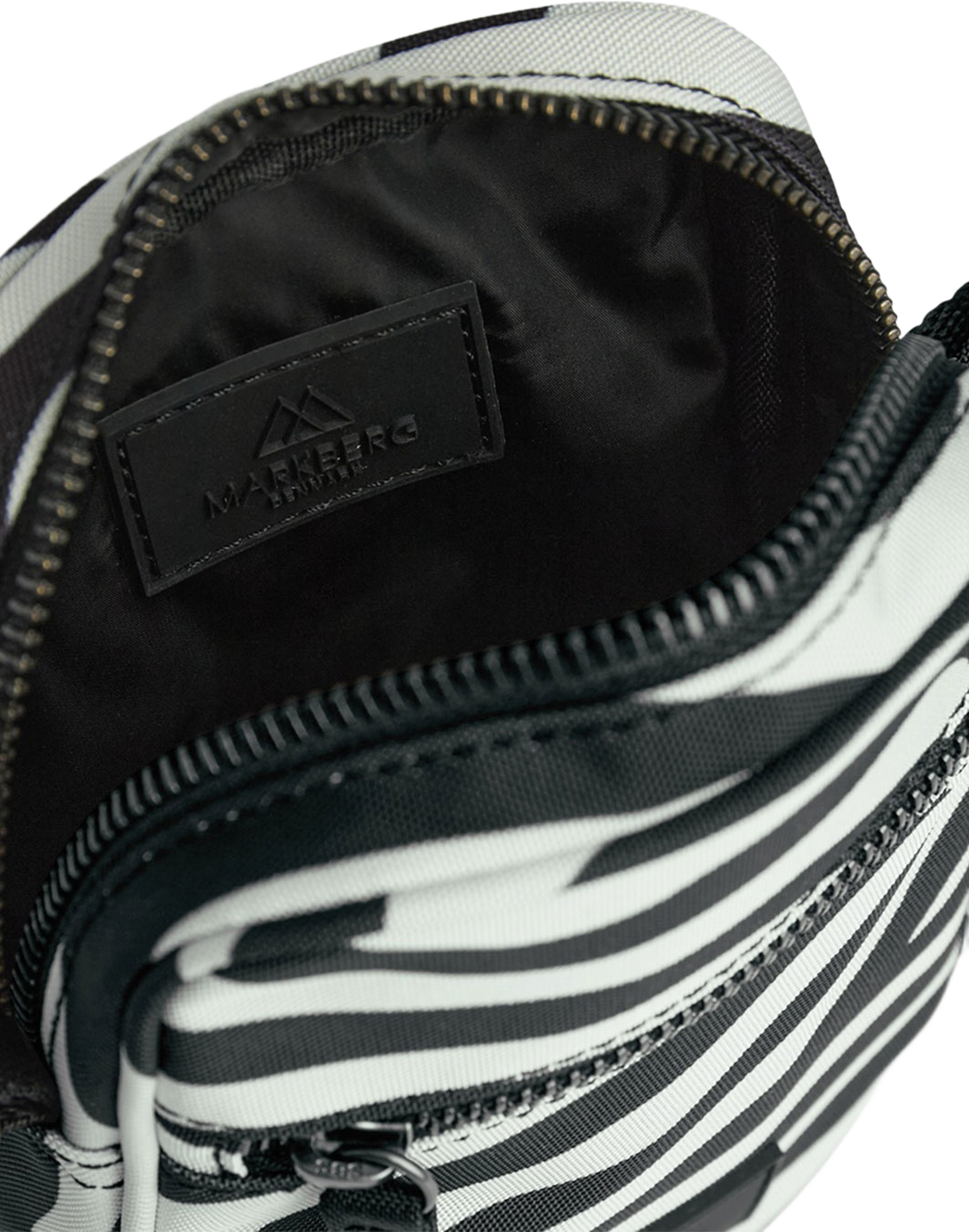 StateMBG Mini Cross Bag, från Markberg, i färgen Zebra. Klicka för att öppna bilden i stort format