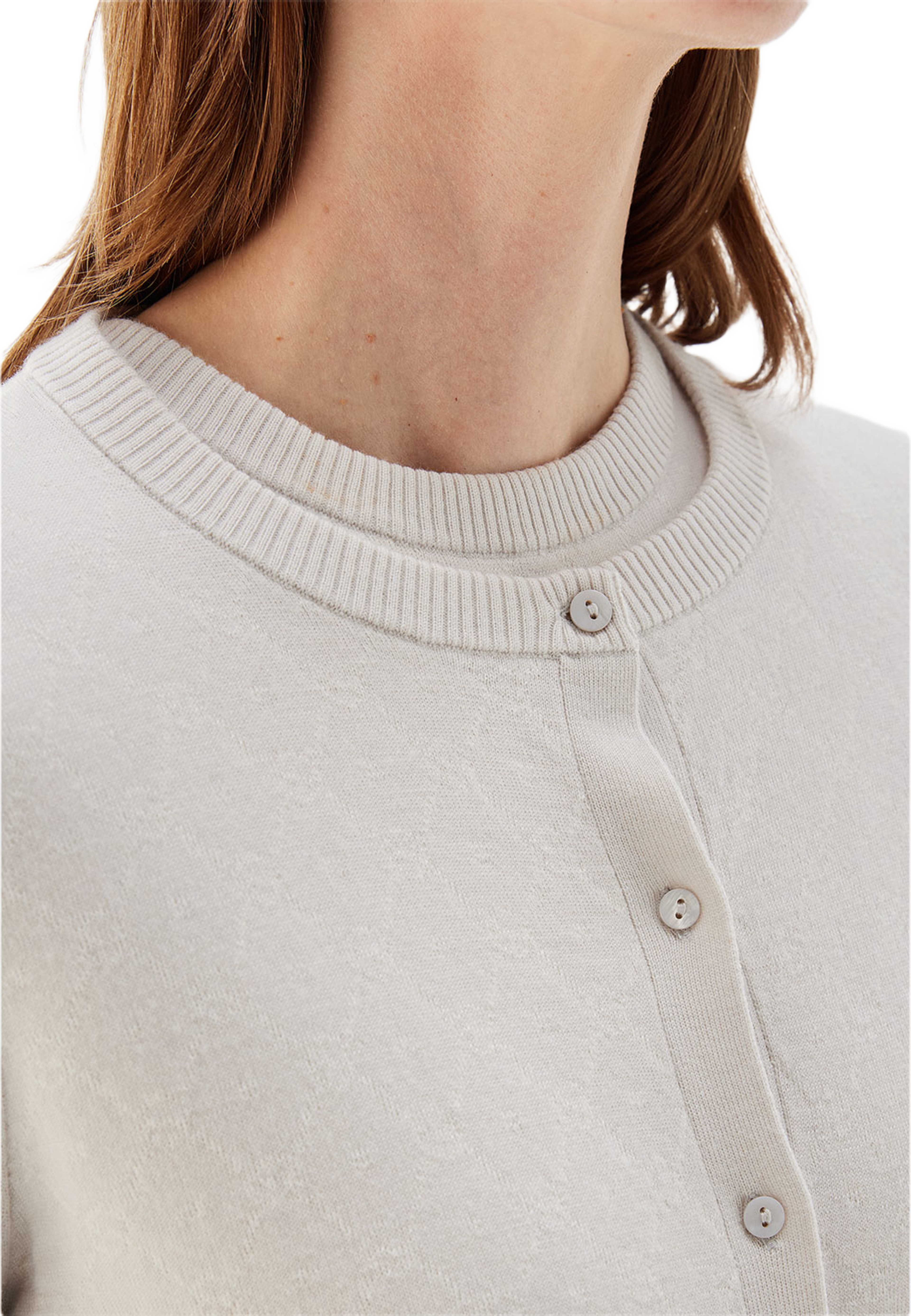 Penelope Kofta, från Busnel, i färgen Silver Birch / Ecru. Klicka för att öppna bilden i stort format