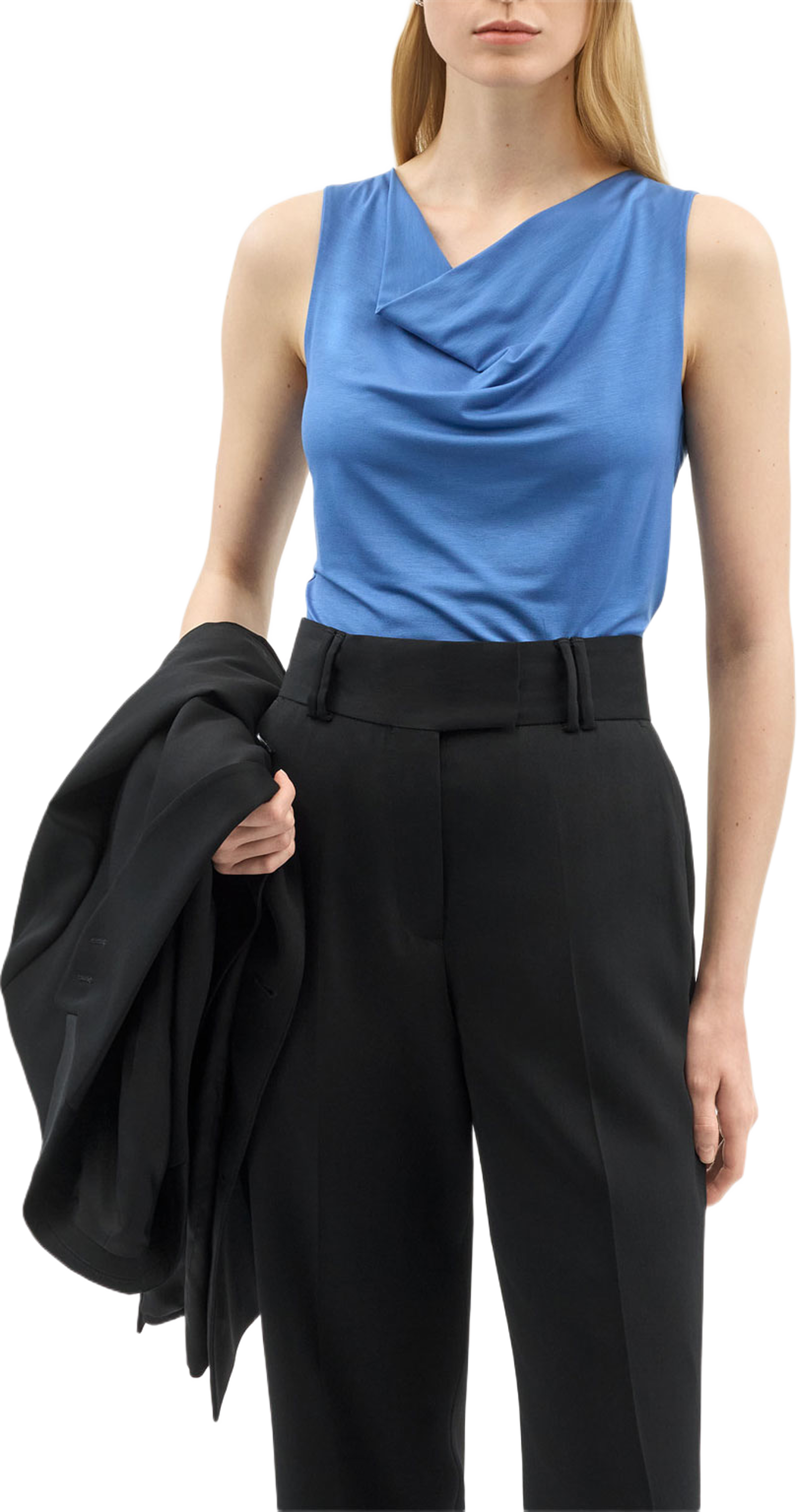 Elois Cowl Neck-Topp, från Tiger of Sweden, i färgen Dream Blue. Klicka för att öppna bilden i stort format