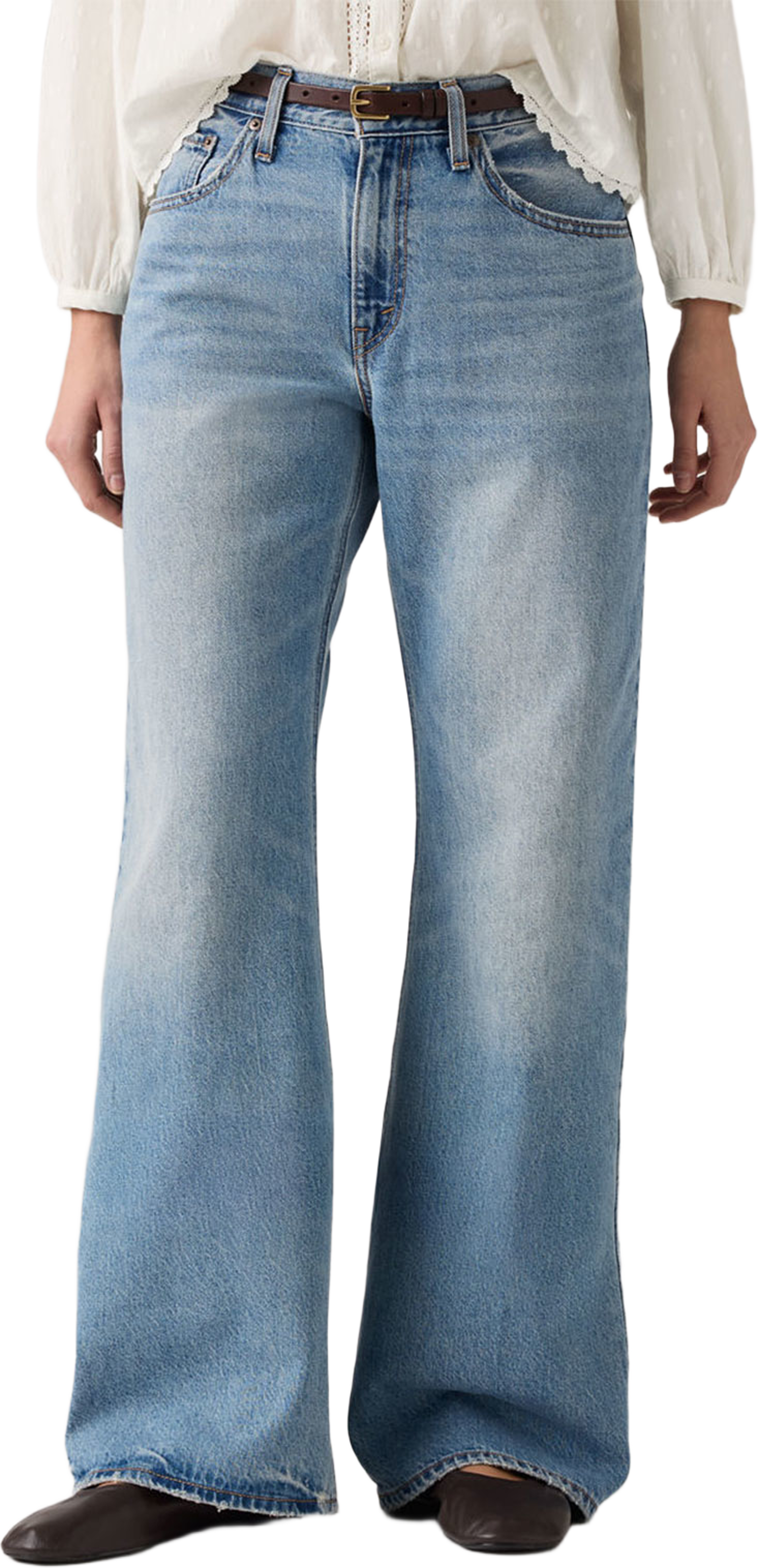 Loose Boot Jeans, från Levi's, i färgen Med Indigo - Worn In. Klicka för att öppna bilden i stort format