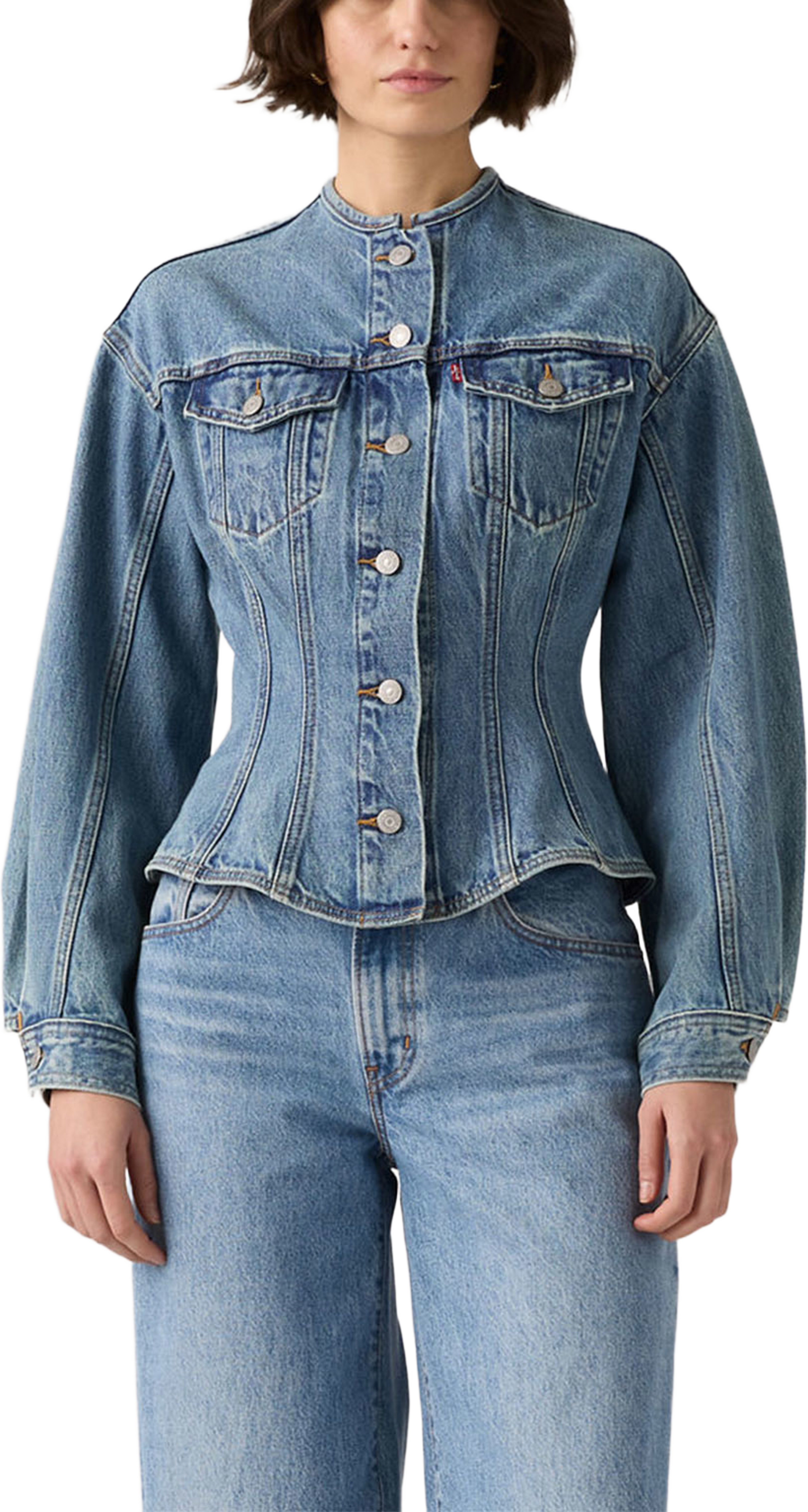 Sculpted Trucker Jacket, från Levi's, i färgen Med Indigo - Worn In. Klicka för att öppna bilden i stort format