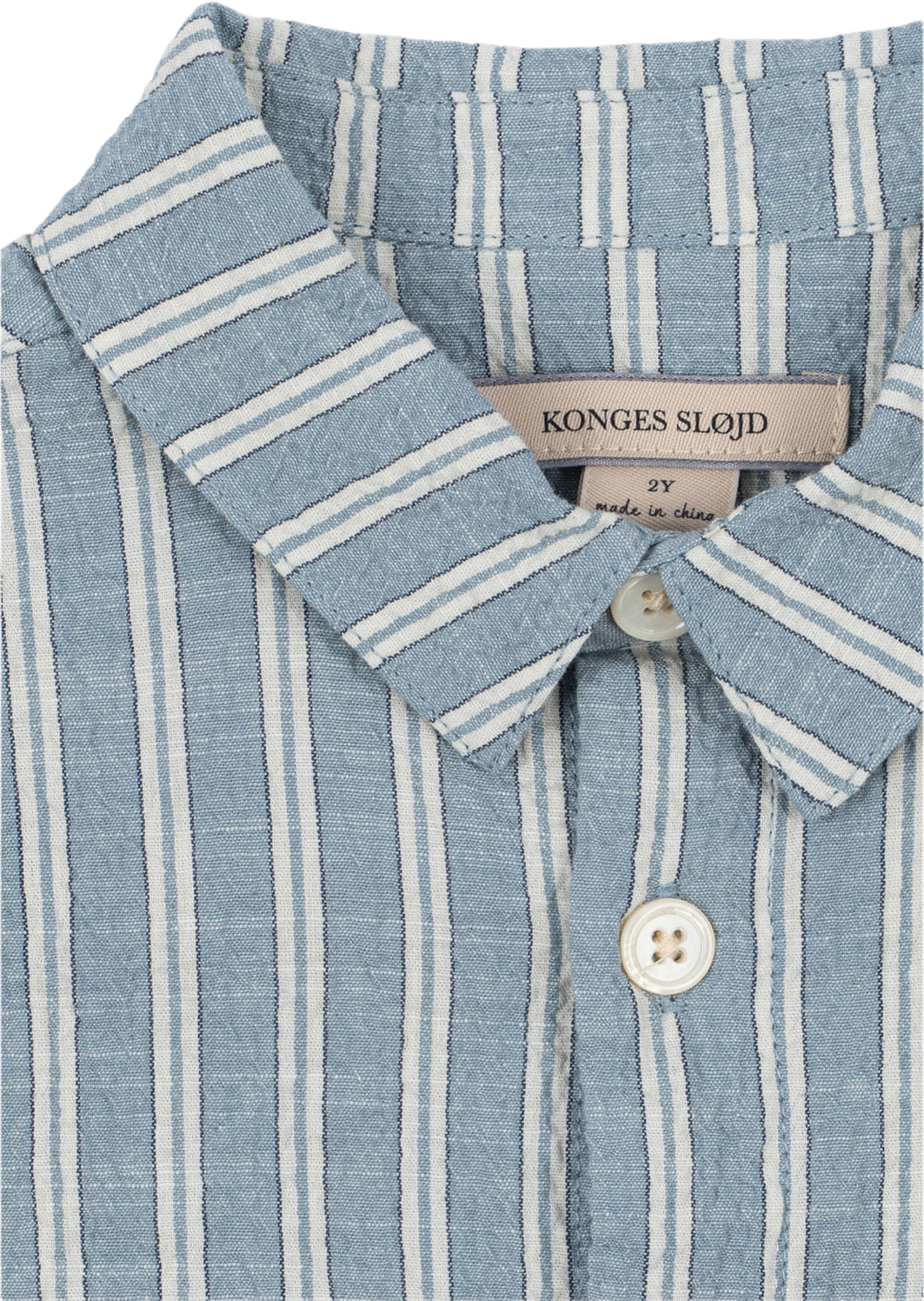 ELLIOT SS SHIRT GOTS, från Konges Sløjd, i färgen Trio Bleu Stripe. Klicka för att öppna bilden i stort format