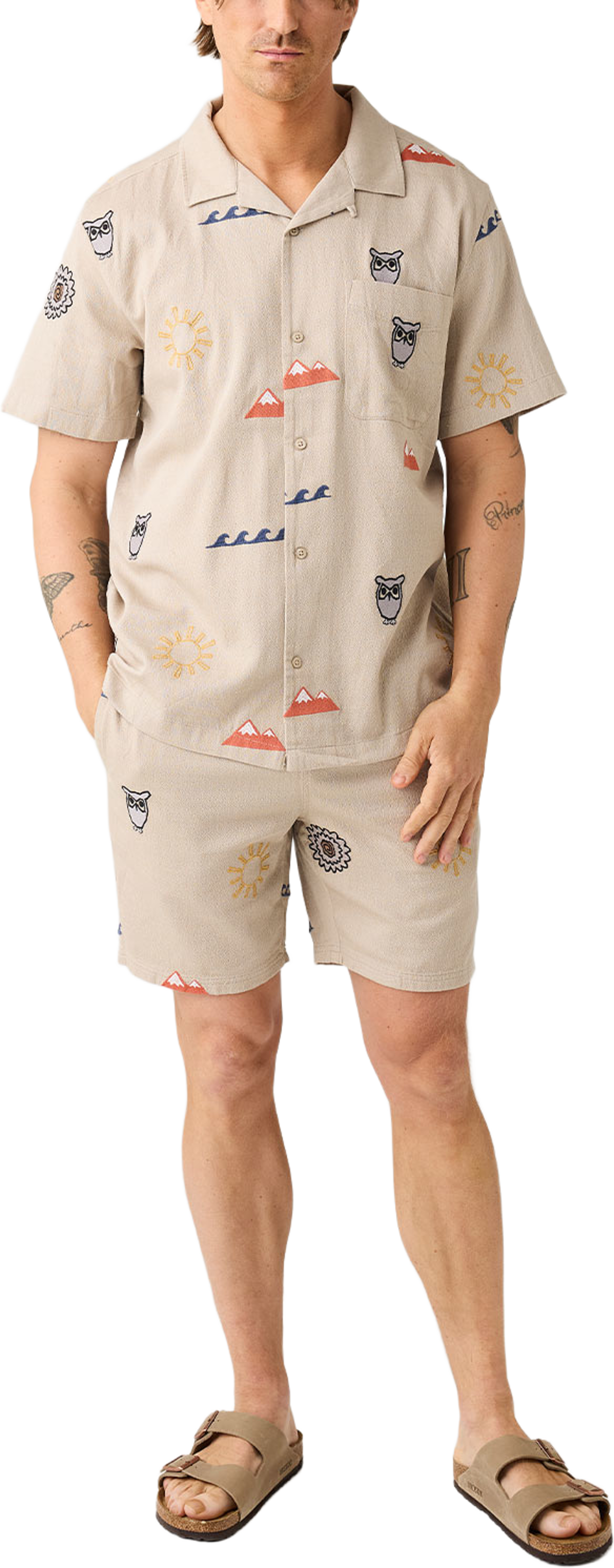 Fig loose embroidery shorts, från Knowledge Cotton Apparel, i färgen 1228 Light Feather Gray. Klicka för att öppna bilden i stort format