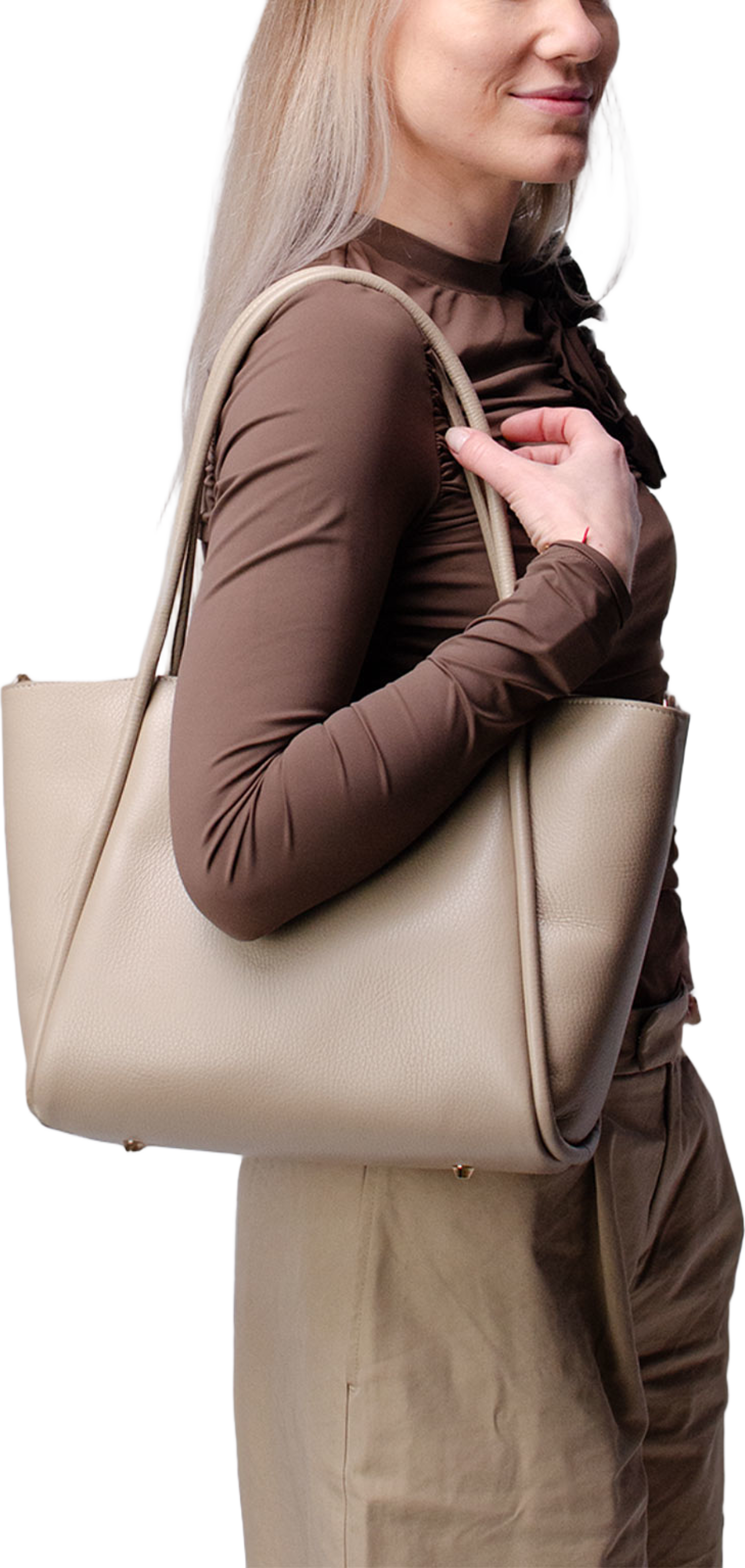 Toteväska i suede Florence L, från LaTalia, i färgen Ljus Taupe. Klicka för att öppna bilden i stort format