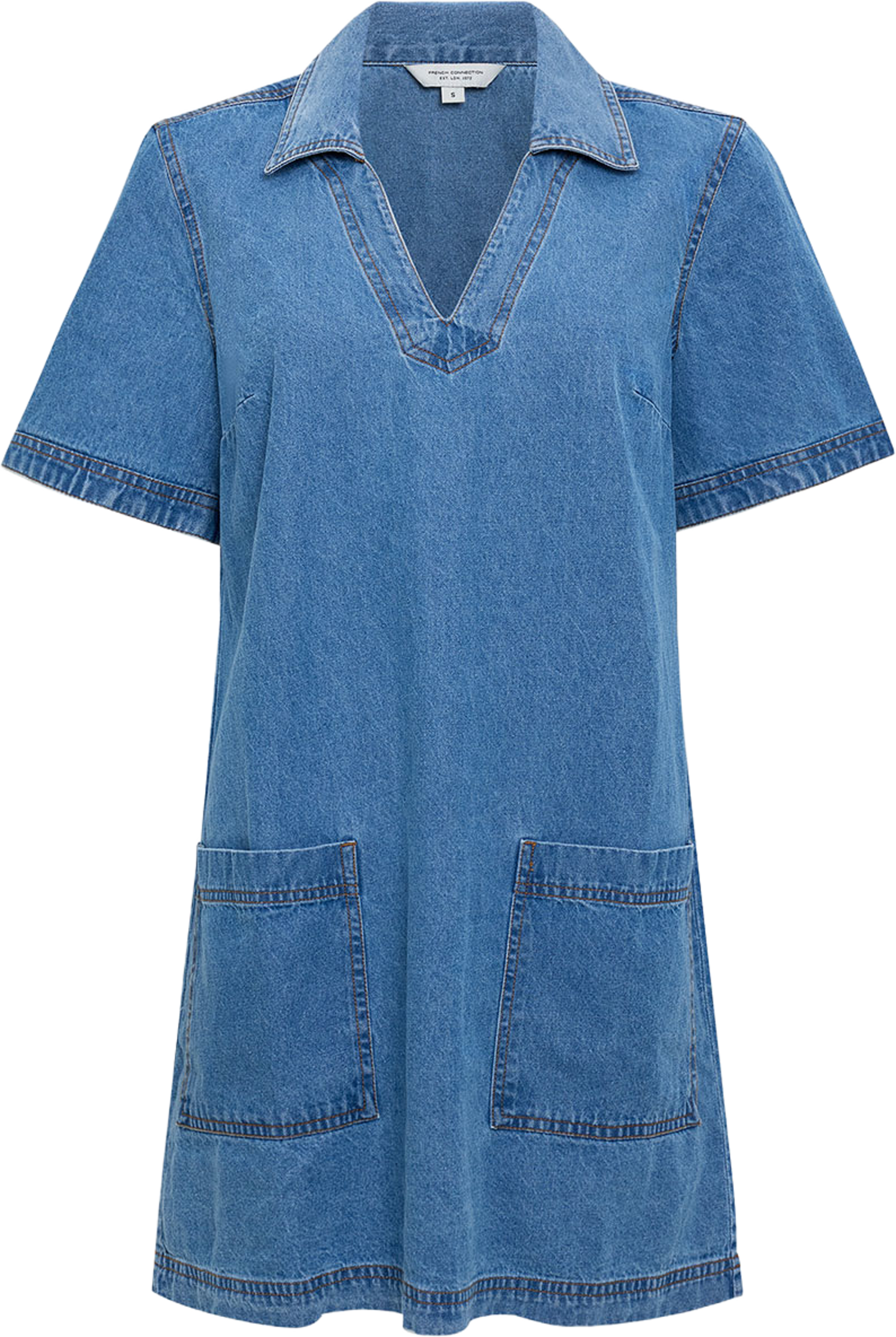 Archie Denim Patch Pocket Mini Dress, från French Connection, i färgen Clean Blue Denim. Klicka för att öppna bilden i stort format