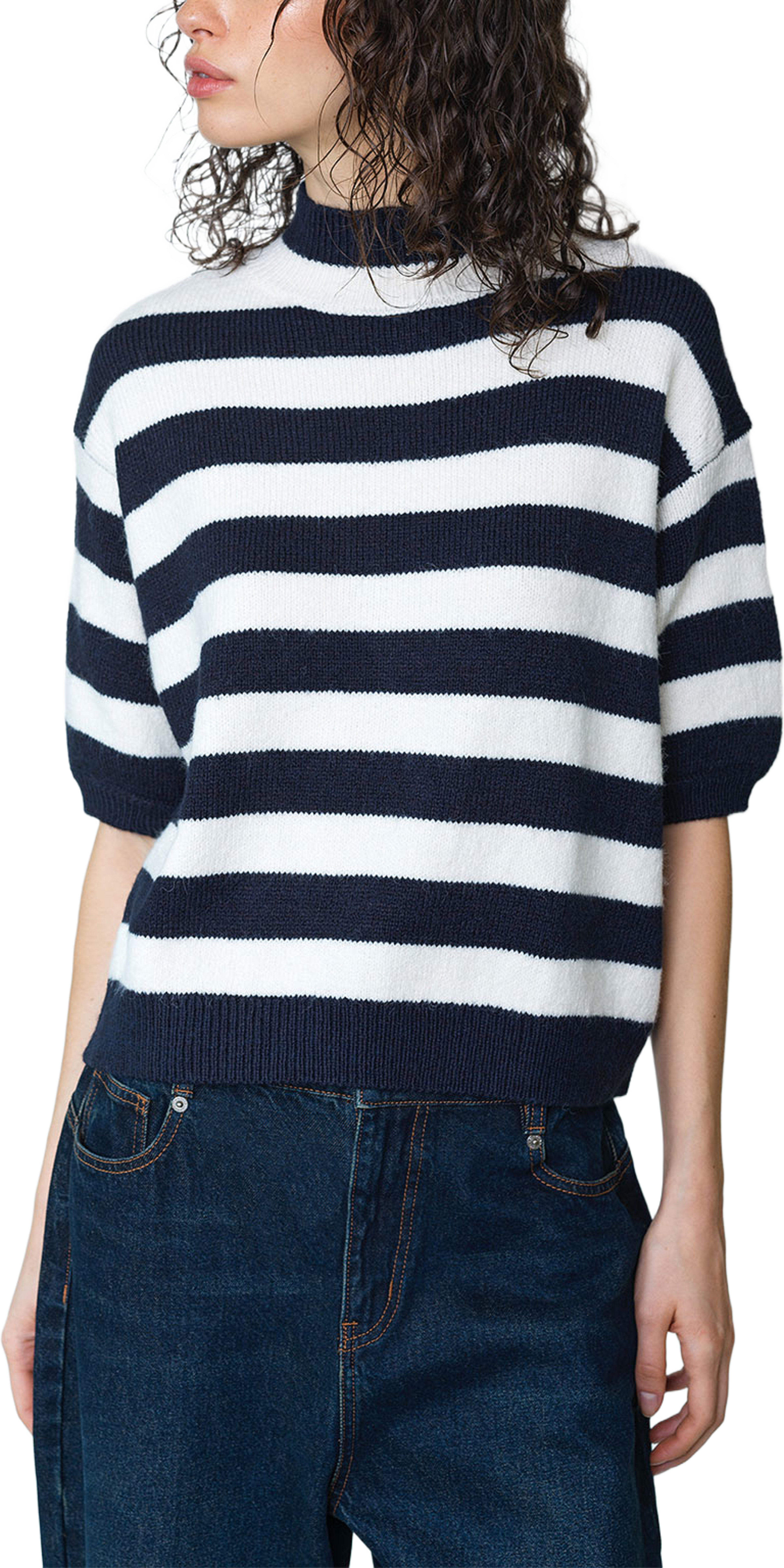 Larisa Knit Short Sleeve Striped Jumper, från French Connection, i färgen New Navy/Summer White. Klicka för att öppna bilden i stort format