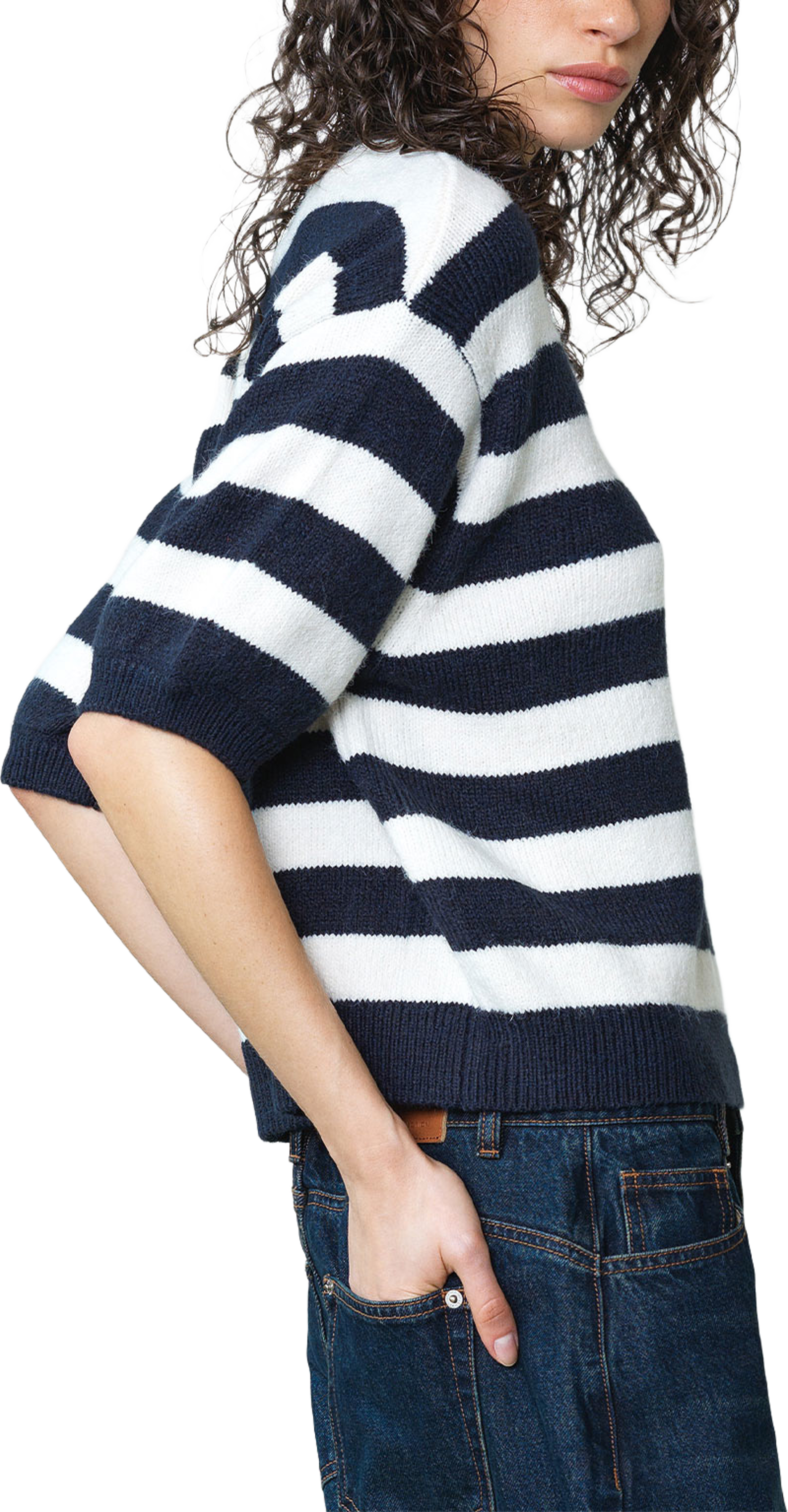 Larisa Knit Short Sleeve Striped Jumper, från French Connection, i färgen New Navy/Summer White. Klicka för att öppna bilden i stort format