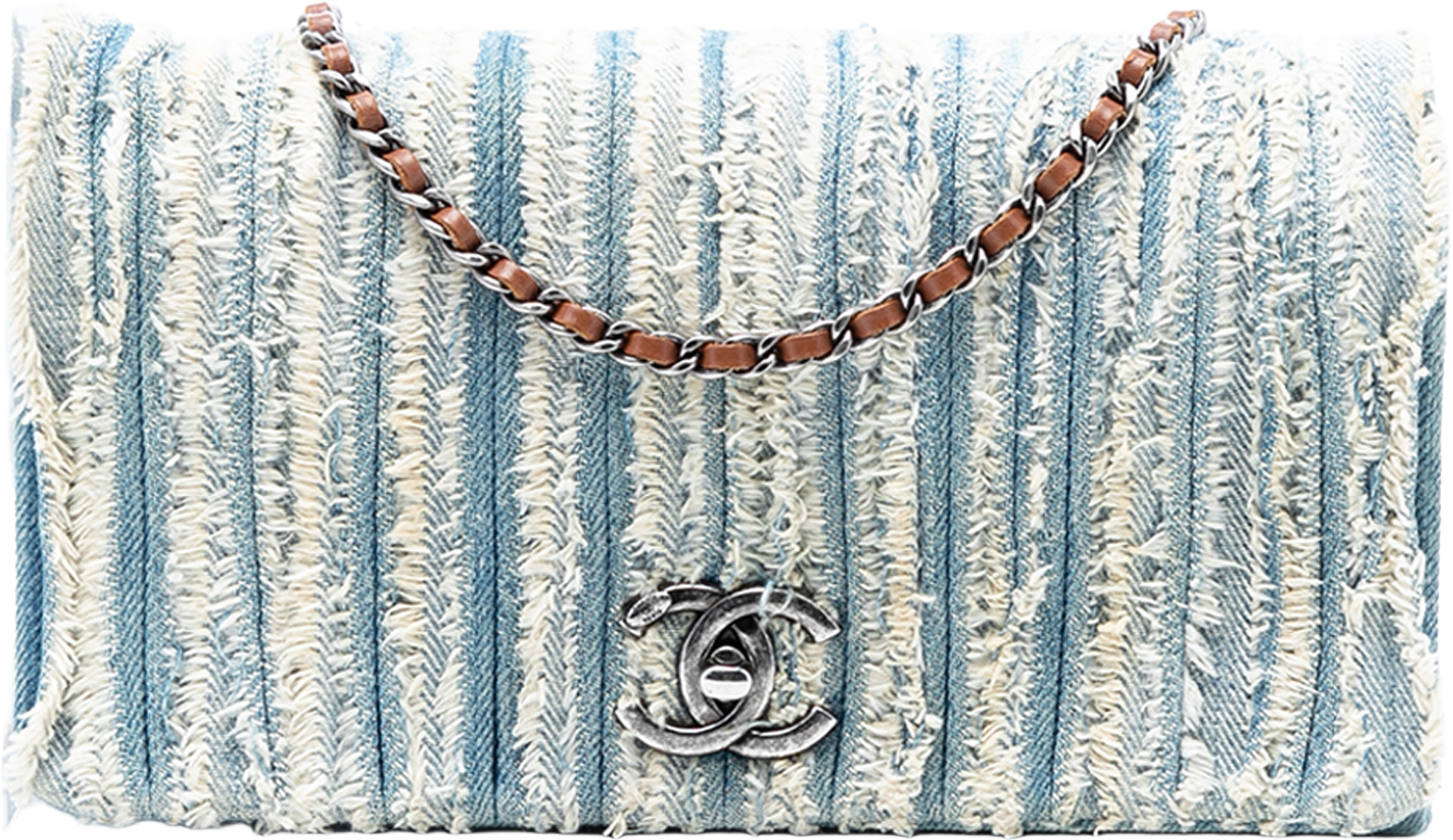 Chanel Cc Denim Fringe Single Flap, från Luxclusif, i färgen denim. Klicka för att öppna bilden i stort format