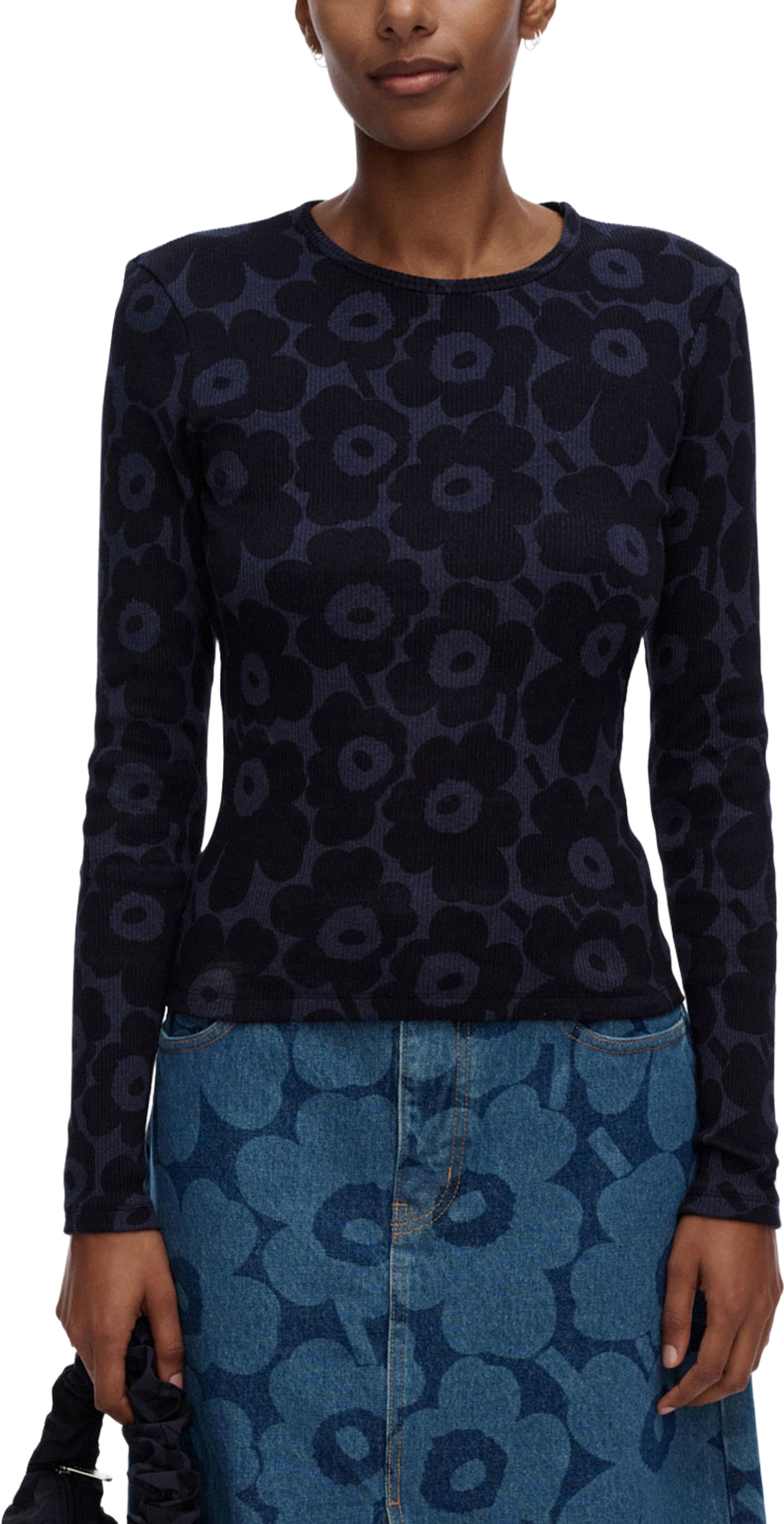 Vaihde Unikko Shirt, från Marimekko, i färgen Dark Blue, Black. Klicka för att öppna bilden i stort format