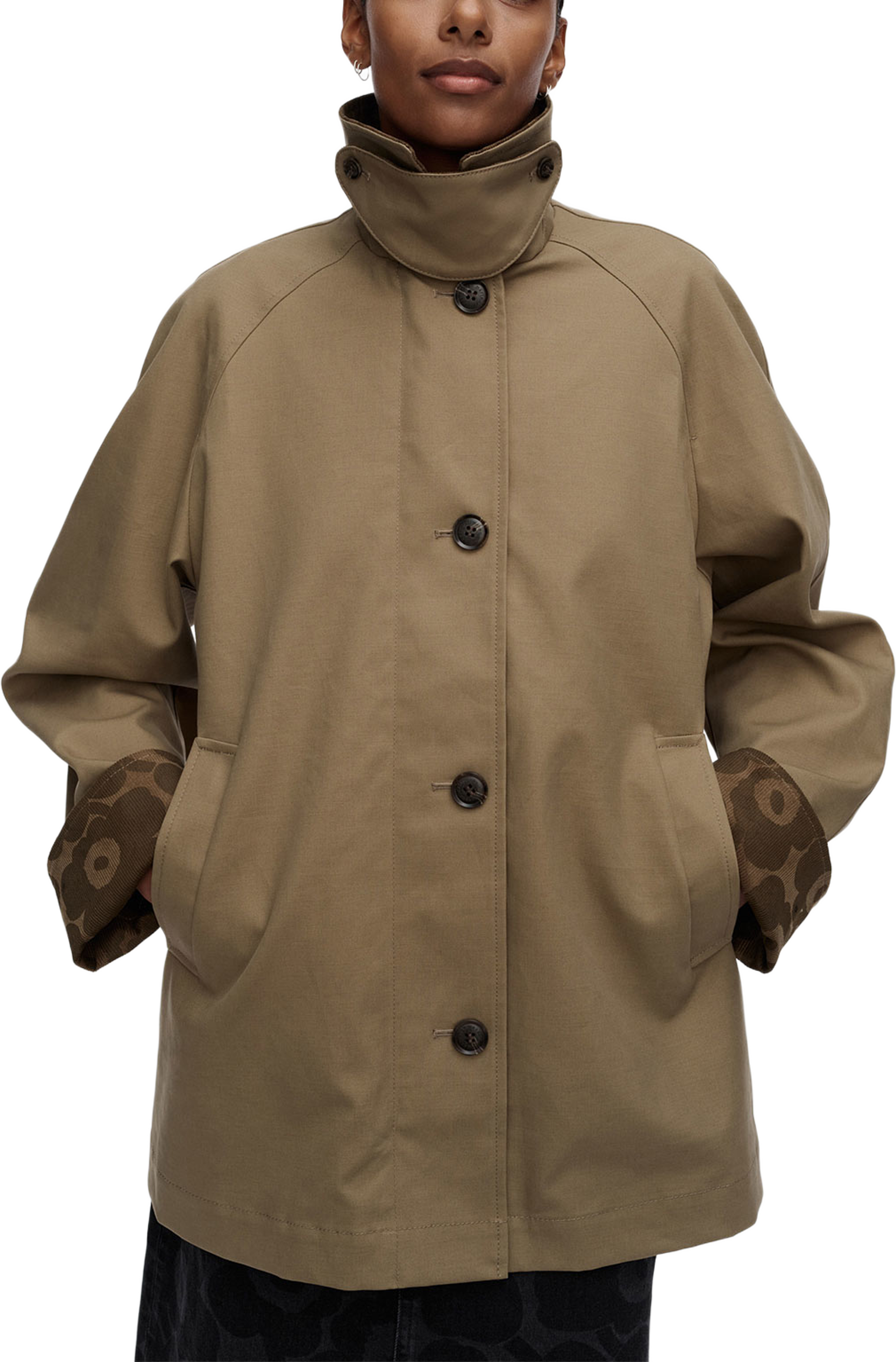 Essee Solid Coat, från Marimekko, i färgen Brown, Brown. Klicka för att öppna bilden i stort format