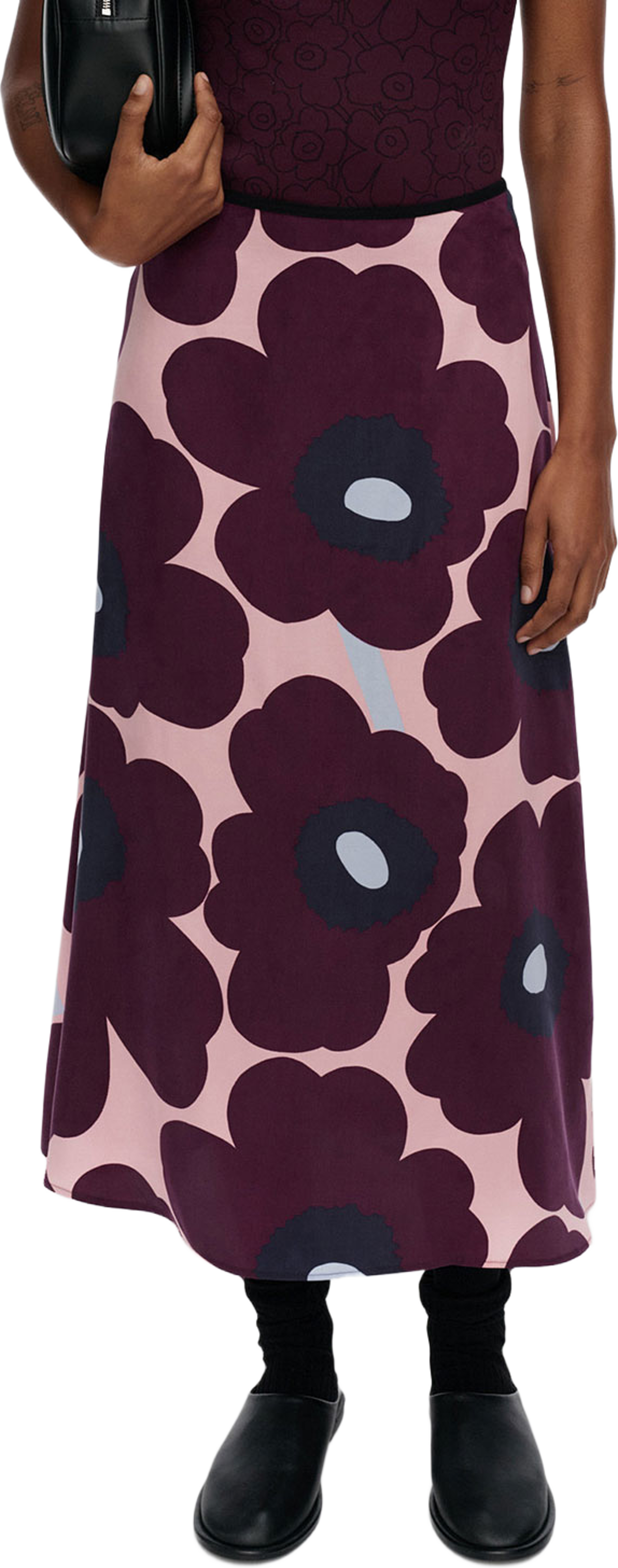 Edetä Unikko Skirt, från Marimekko, i färgen Dk. Purple, Lt. Pink, Lt. Blue. Klicka för att öppna bilden i stort format