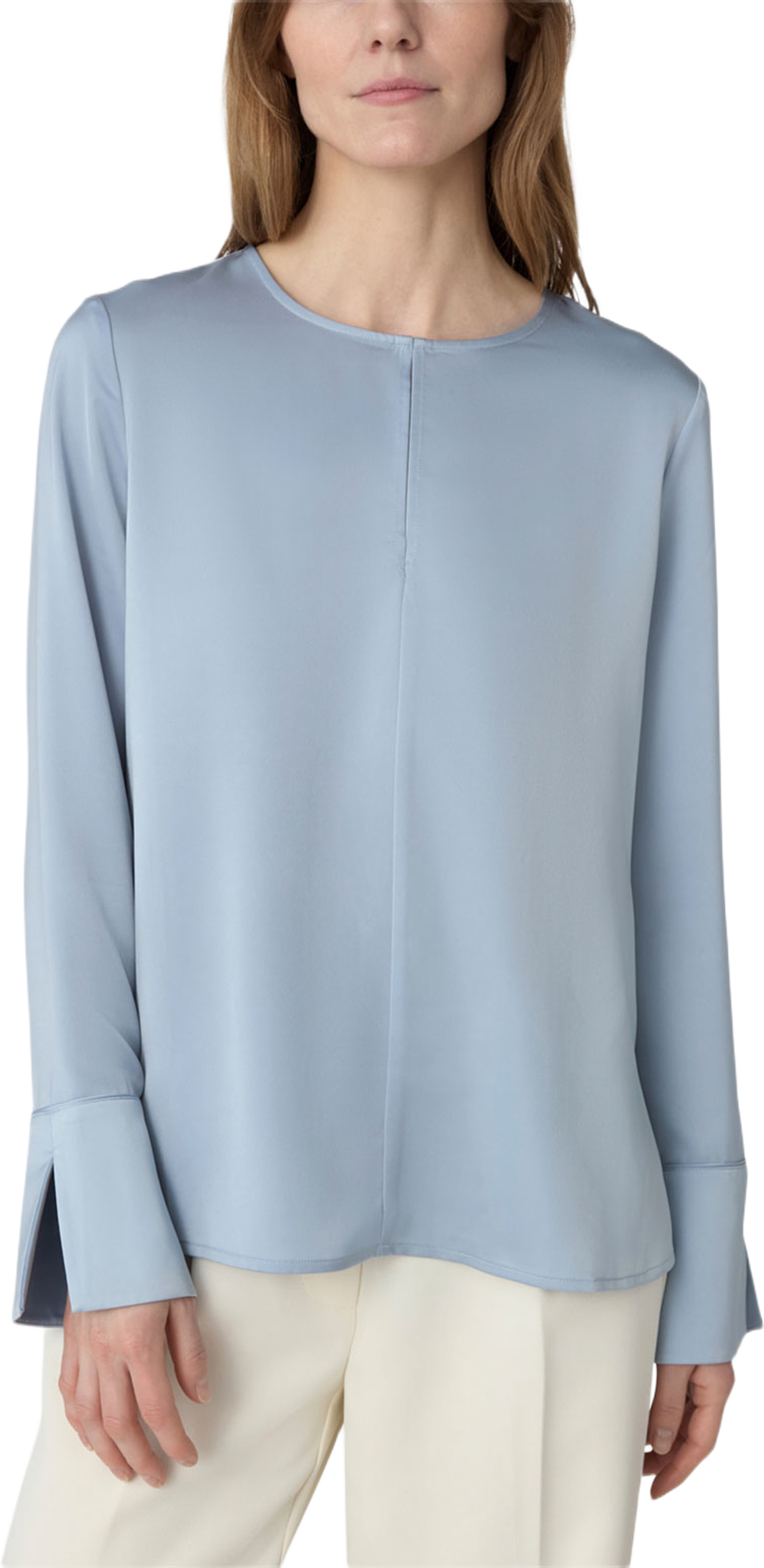 The Angela Satin Blouse, från Marville Road, i färgen Light Blue. Klicka för att öppna bilden i stort format