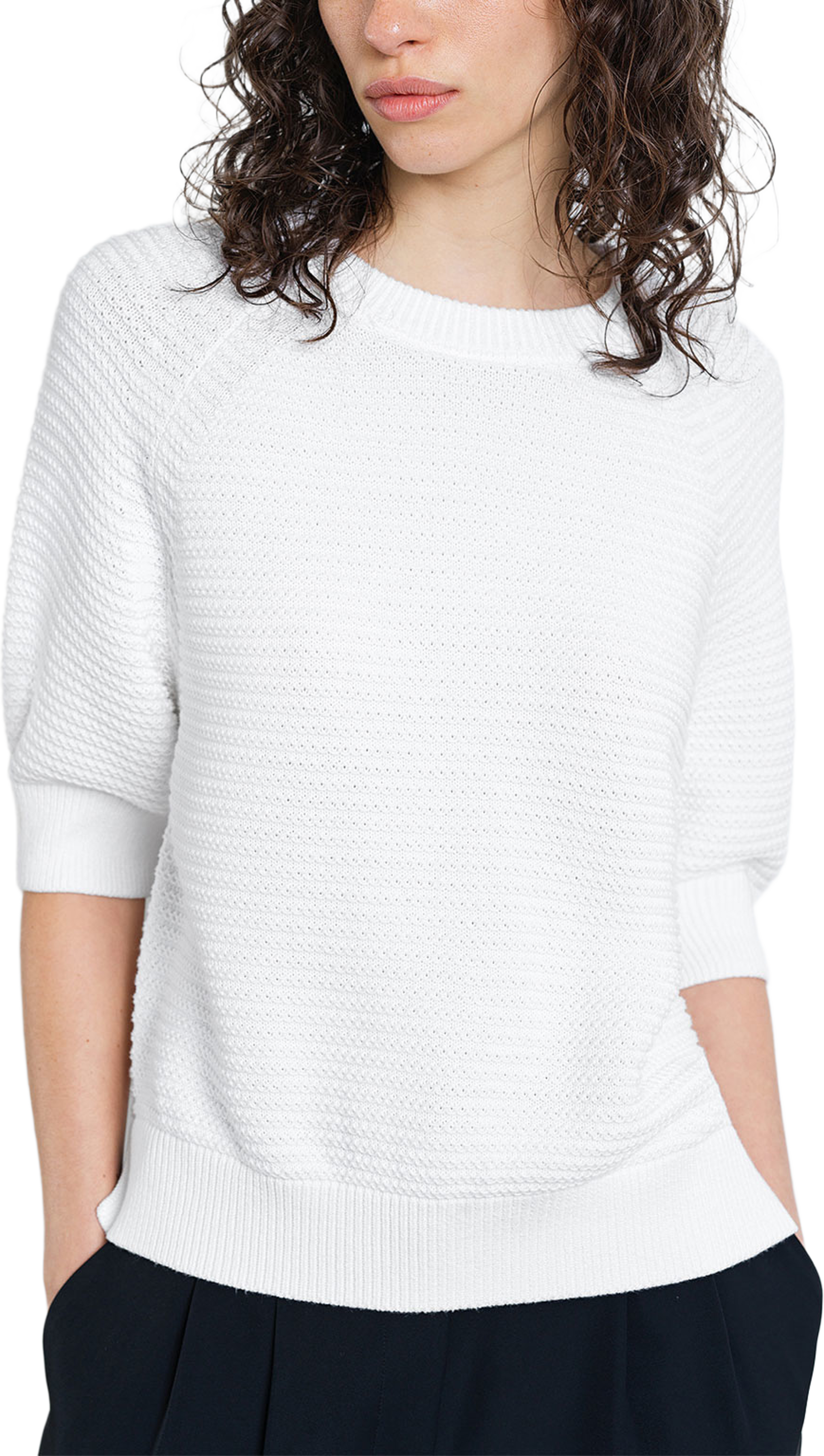 Lily Mozart Short Sleeve Jumper, från French Connection, i färgen Summer White. Klicka för att öppna bilden i stort format