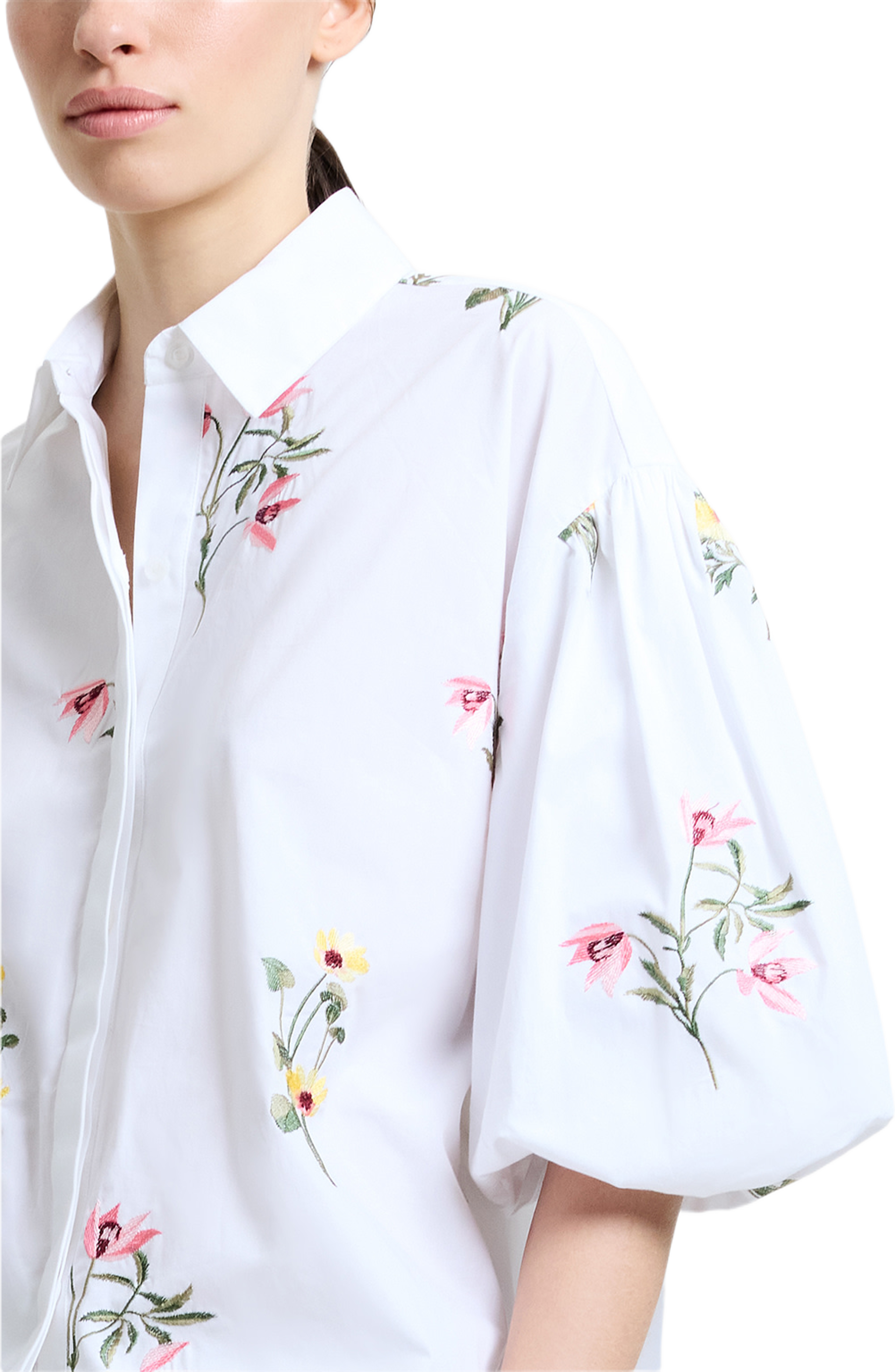 Cambria Cotton Floral Embroidered Puff Sleeve Shirt, från French Connection, i färgen White Multi. Klicka för att öppna bilden i stort format