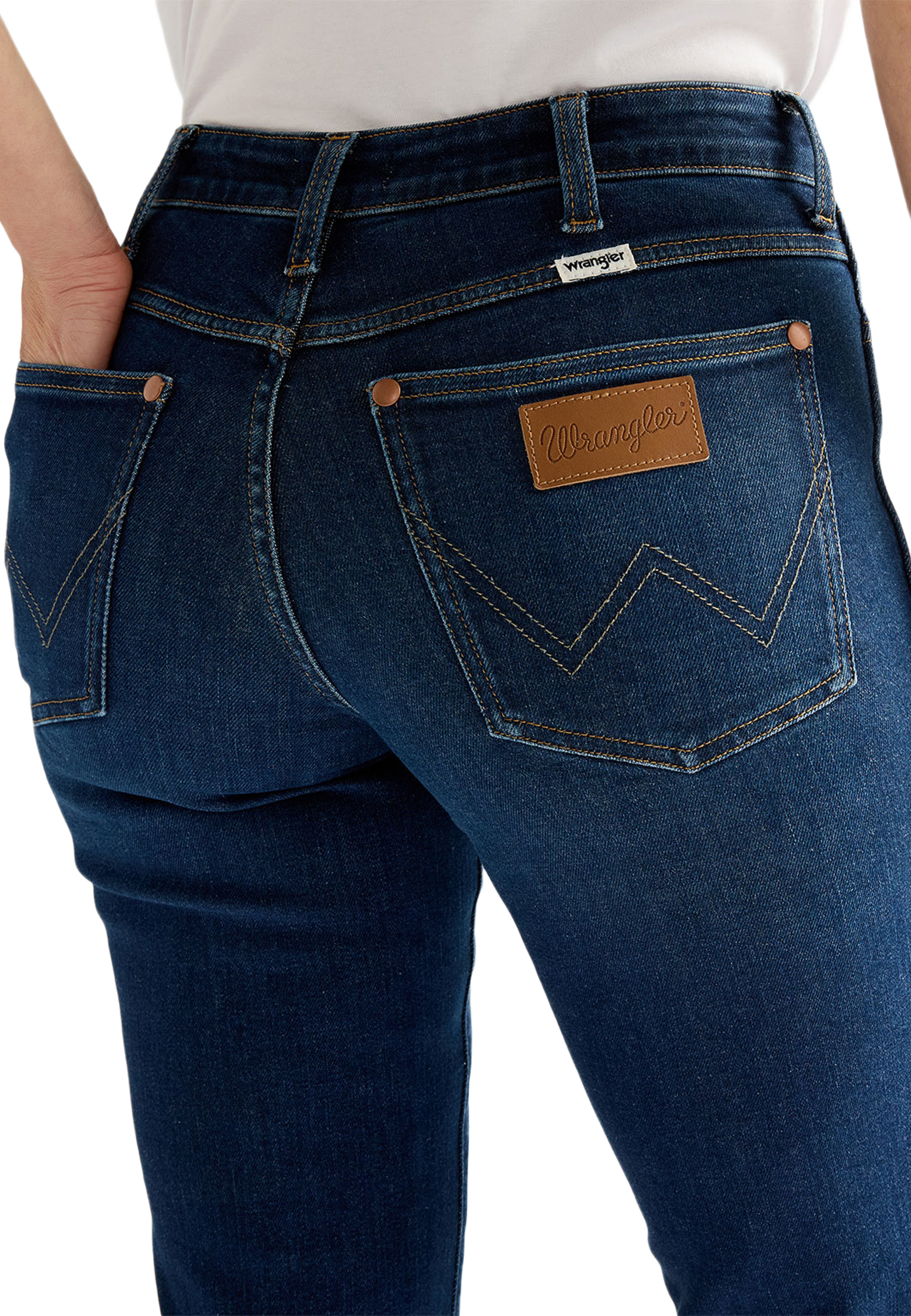 Dawn Jeans, från Wrangler, i färgen Jay. Klicka för att öppna bilden i stort format