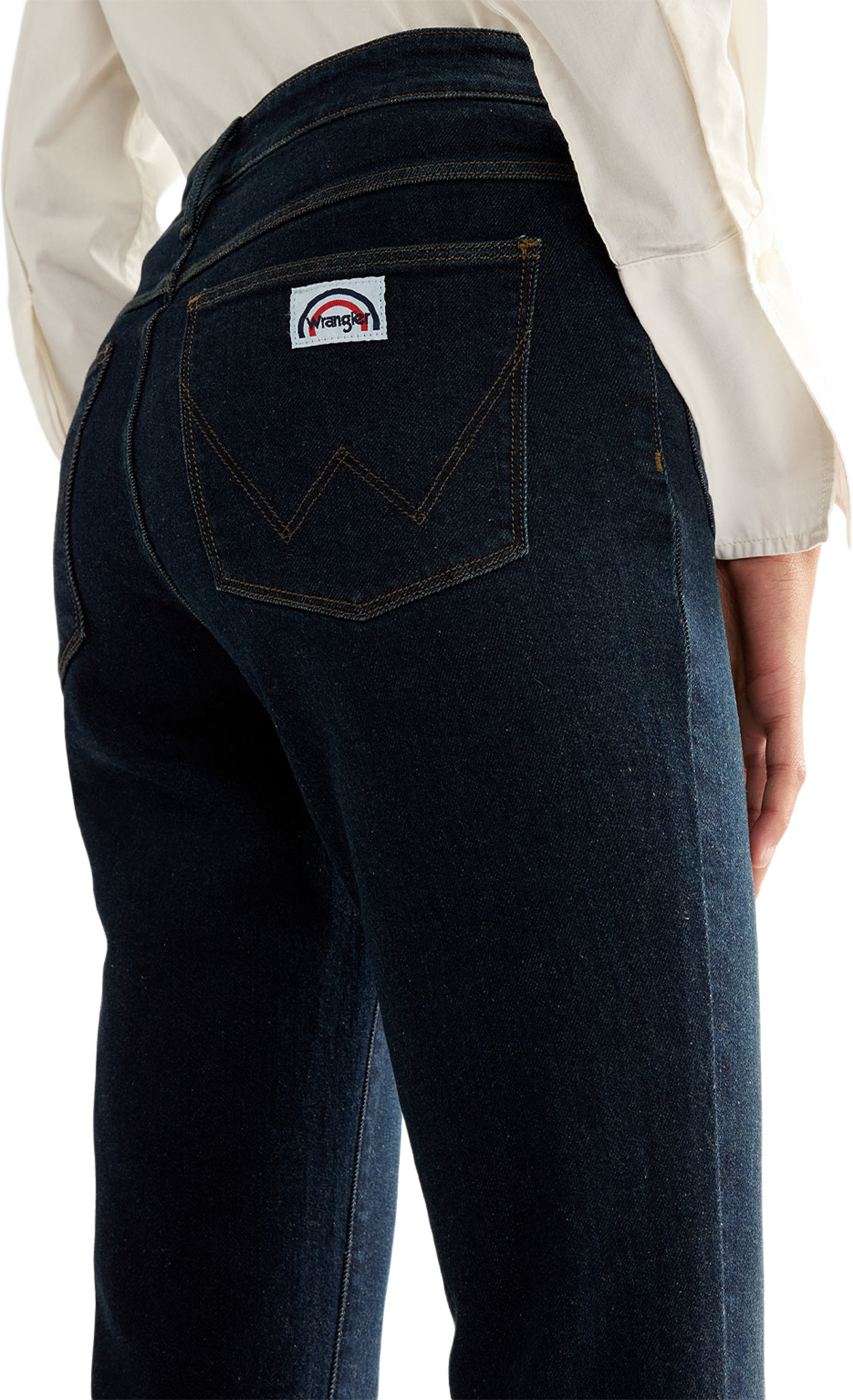 Flare Jeans, från Wrangler, i färgen Starry Winter. Klicka för att öppna bilden i stort format