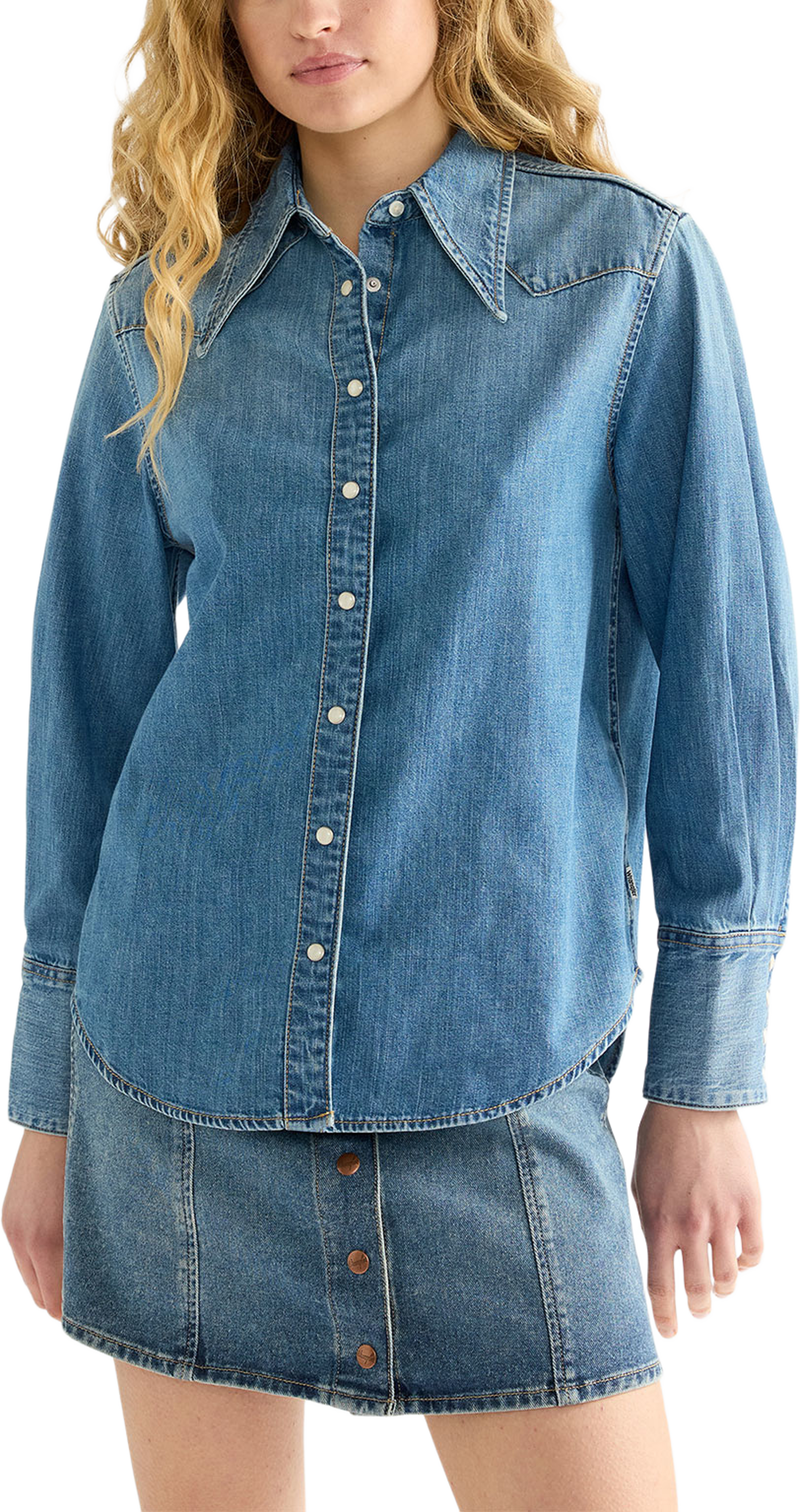 Drama Collar Shirt, från Wrangler, i färgen Classic Fade. Klicka för att öppna bilden i stort format