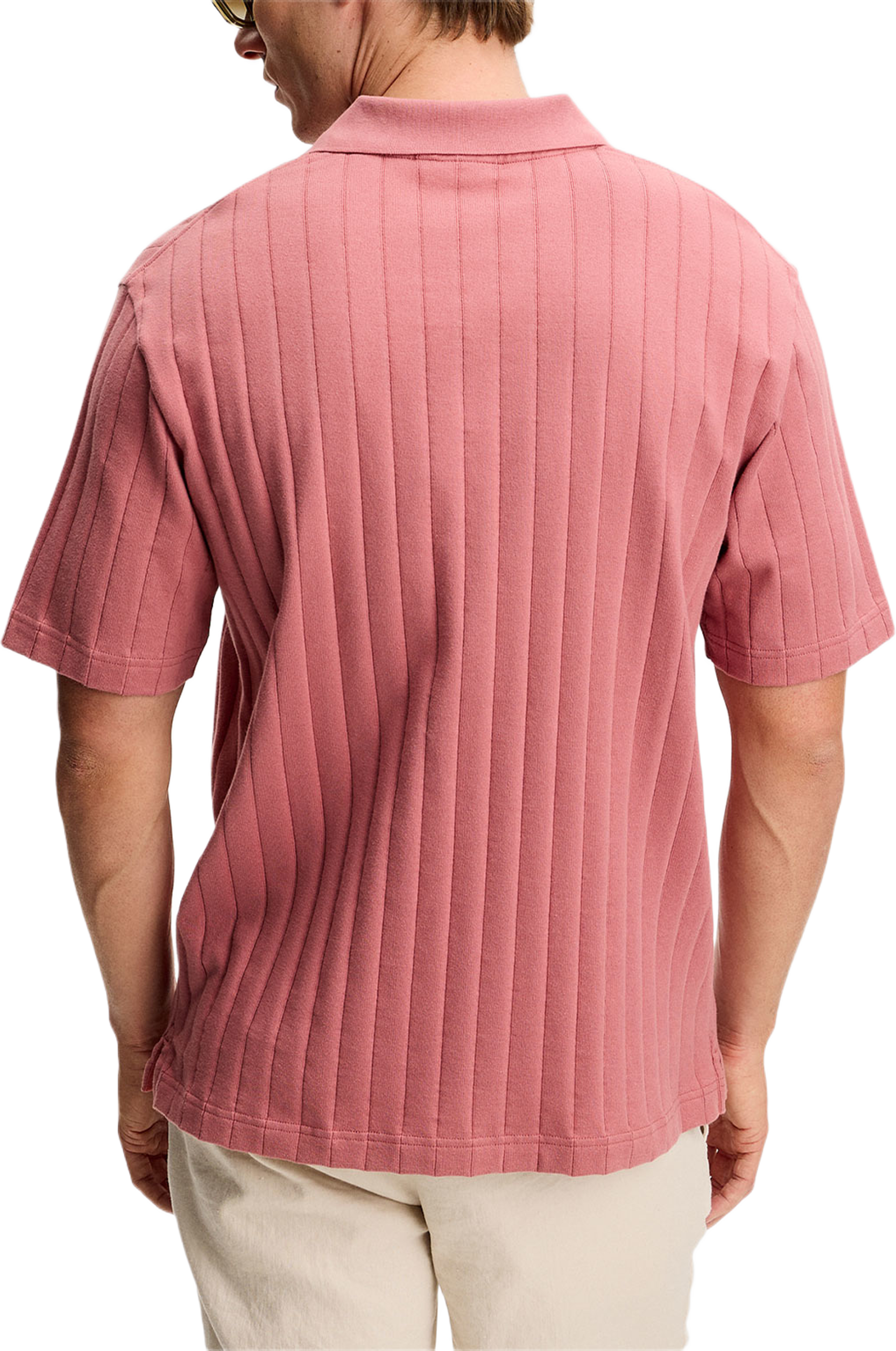 Simon Stripe Polo, från J.Lindeberg, i färgen Withered Rose. Klicka för att öppna bilden i stort format