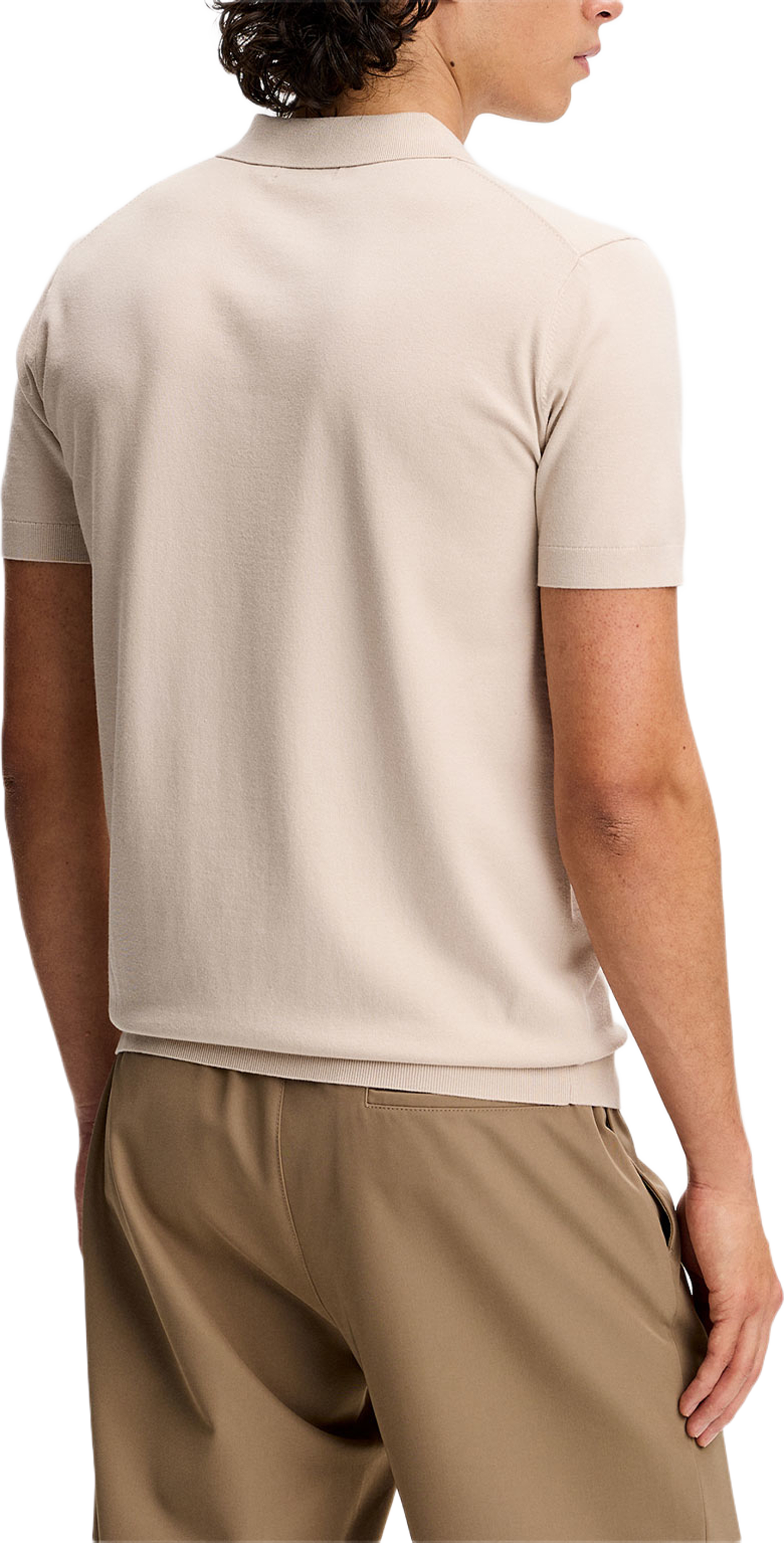 Ridge Knitted Polo, från J.Lindeberg, i färgen Moonbeam. Klicka för att öppna bilden i stort format