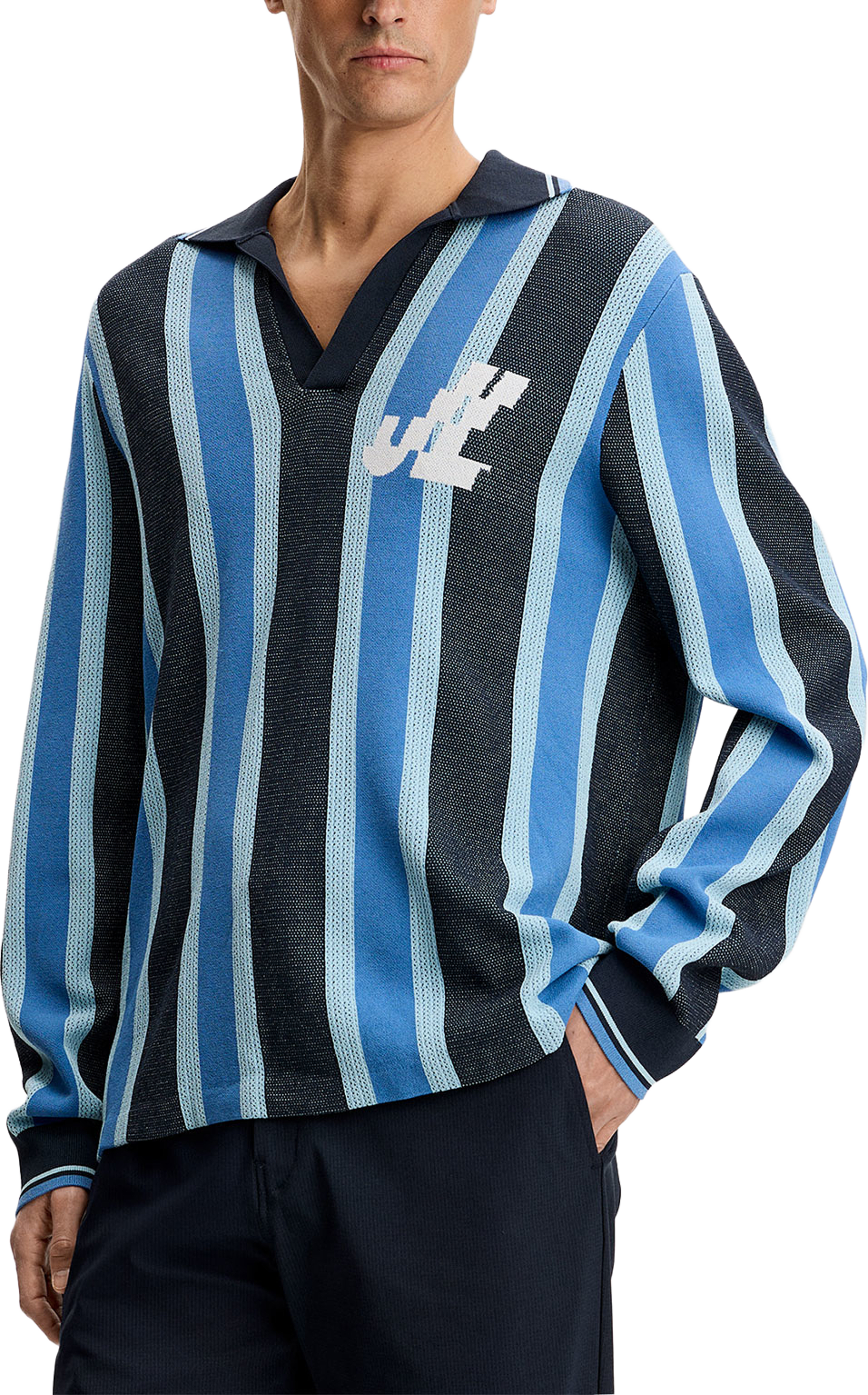 Silas Stripe Polo Knit, från J.Lindeberg, i färgen Jl Navy. Klicka för att öppna bilden i stort format