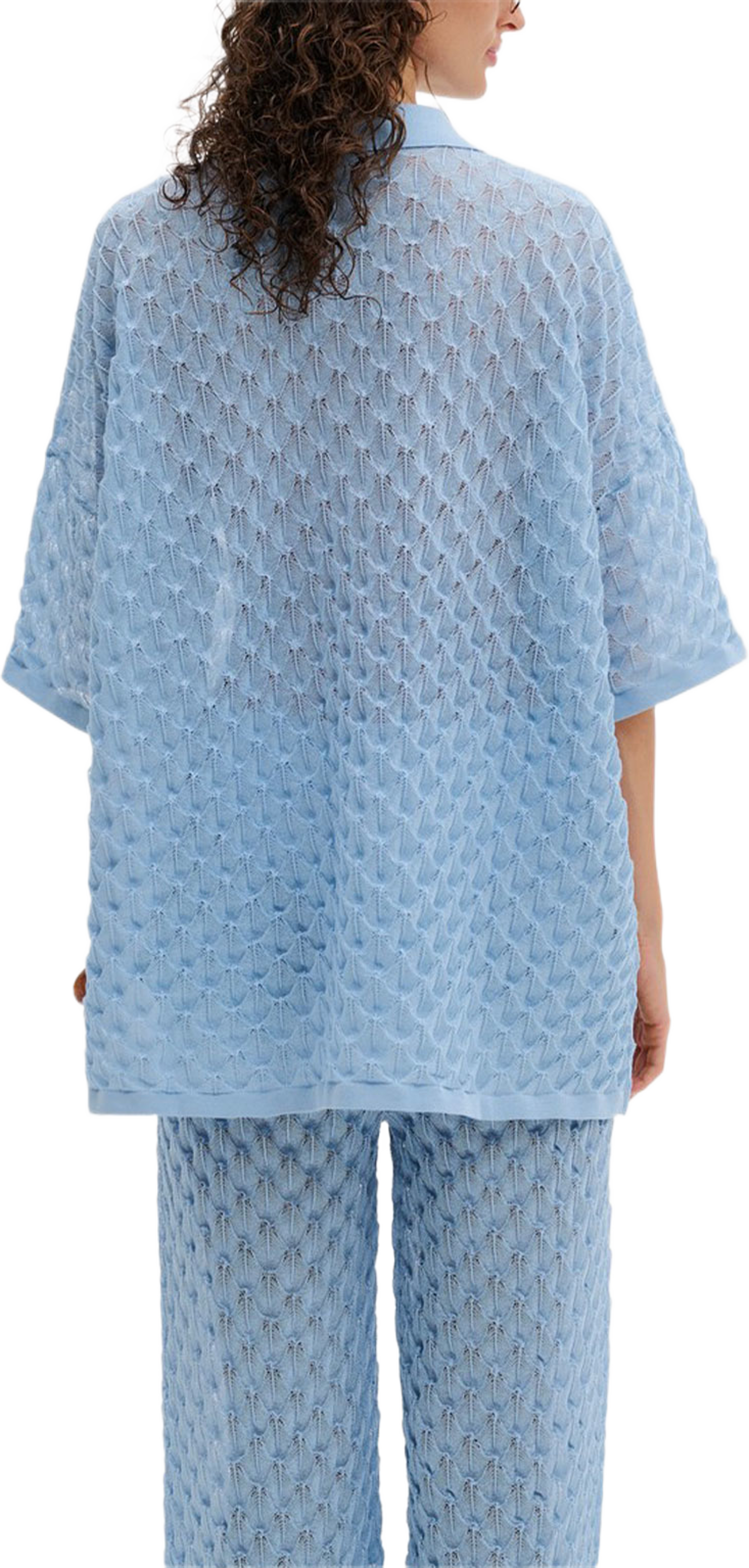 Moa Shirt, från Malina, i färgen Sky1. Klicka för att öppna bilden i stort format