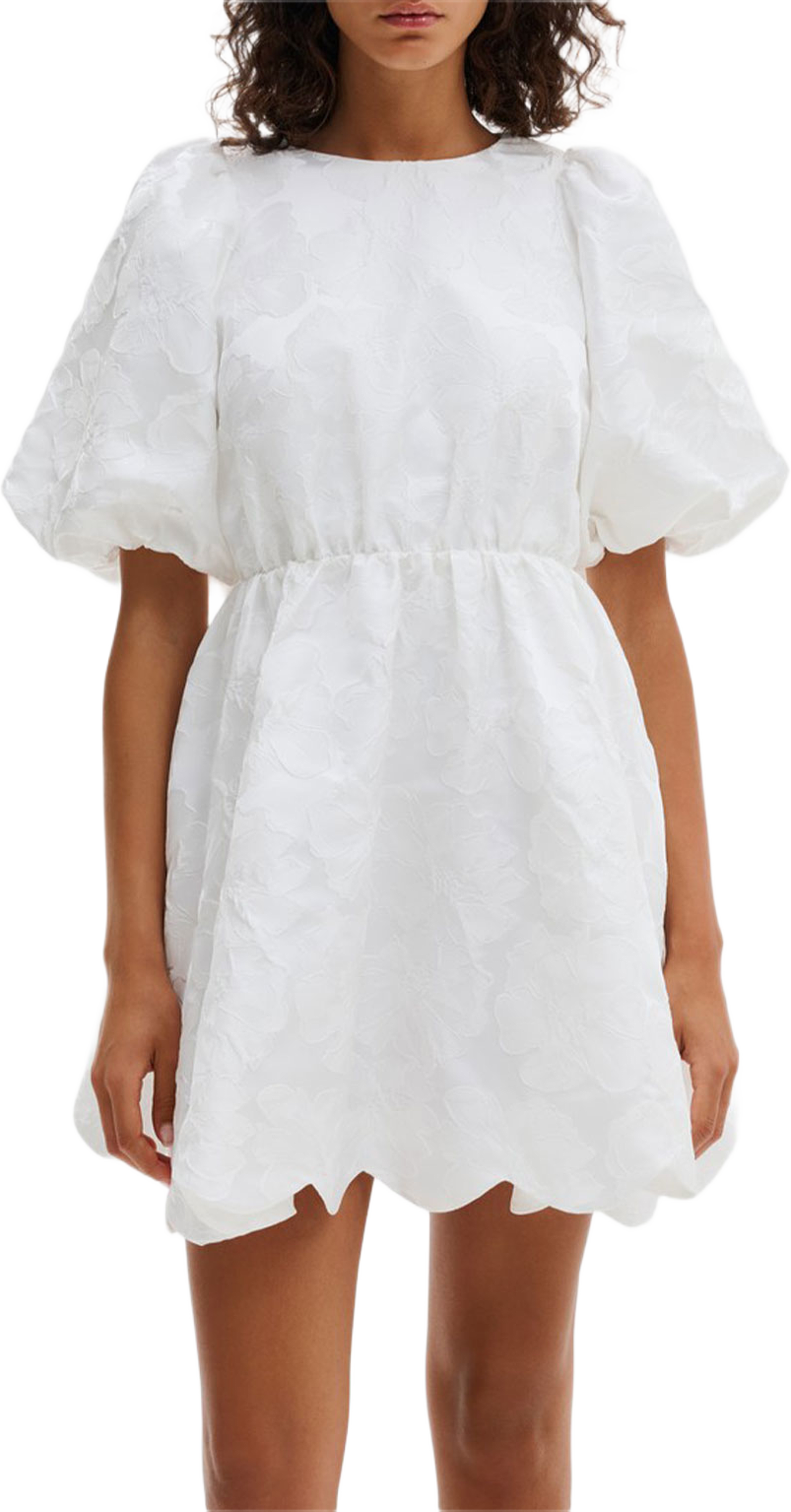 Elina Scalloped Detail Mini Dress, från Malina, i färgen White2. Klicka för att öppna bilden i stort format