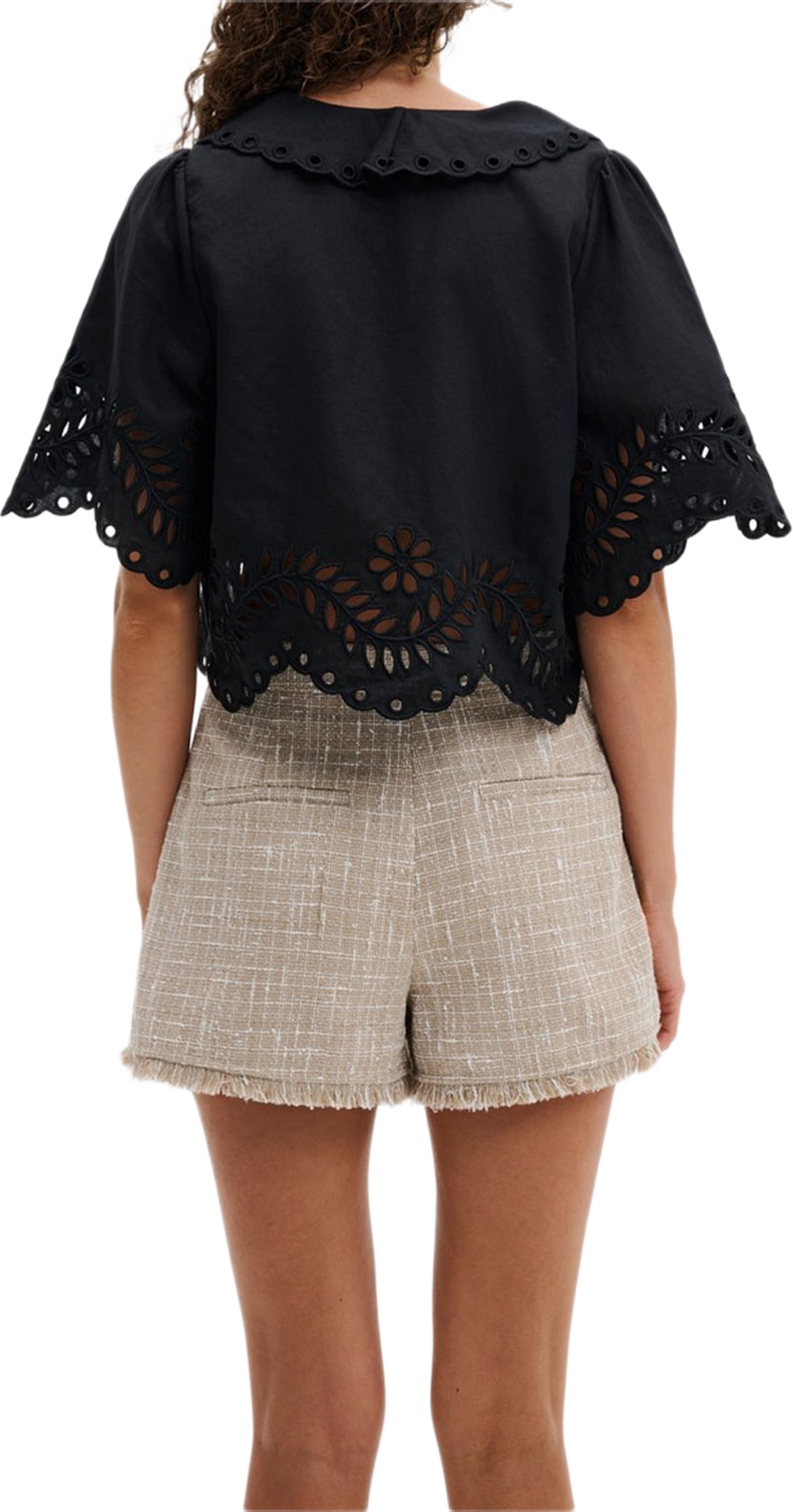 Estela Blouse, från Malina, i färgen Black3. Klicka för att öppna bilden i stort format