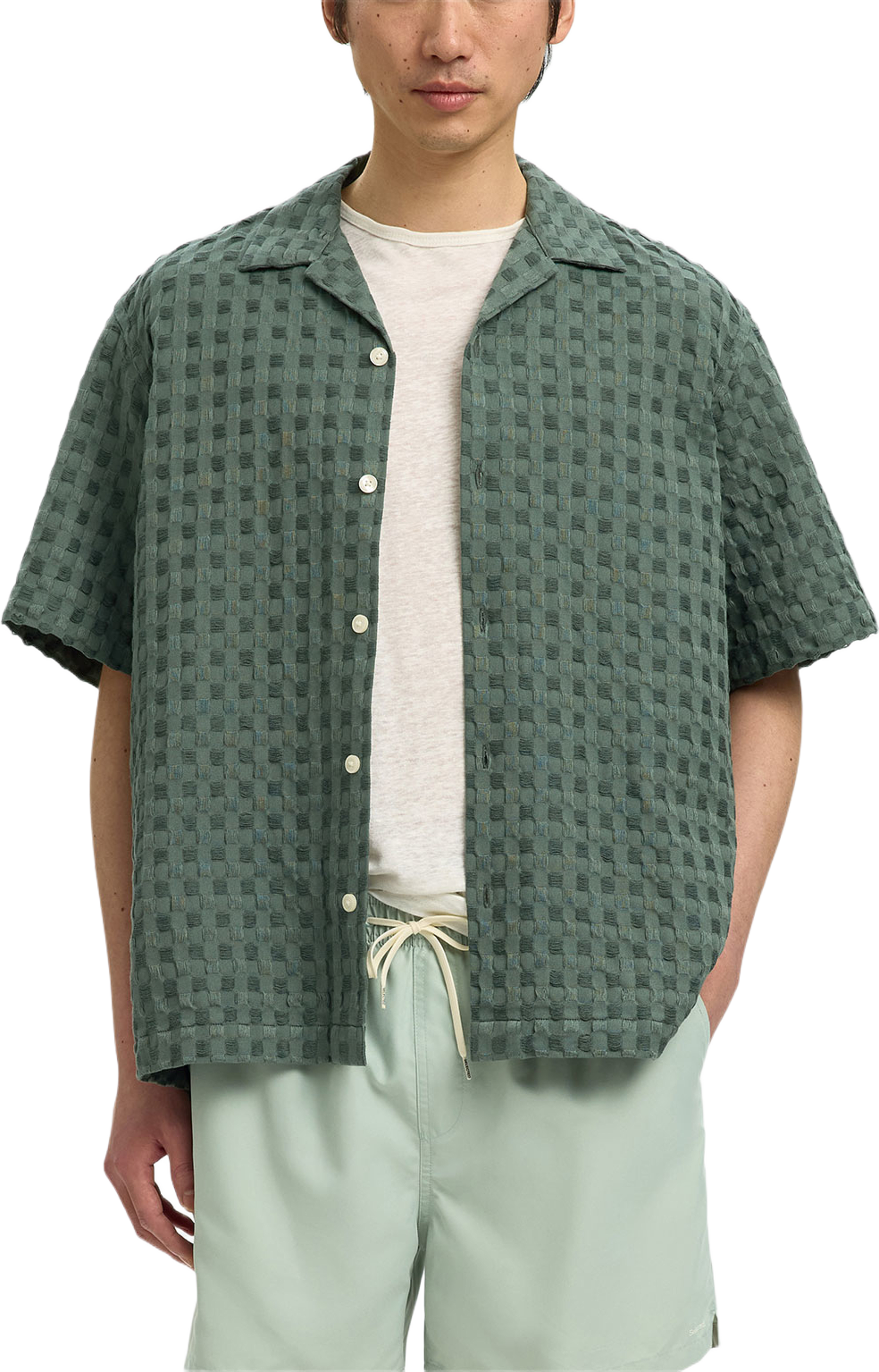 Shirt Monty, från Selected, i färgen Balsam Green Texture. Klicka för att öppna bilden i stort format